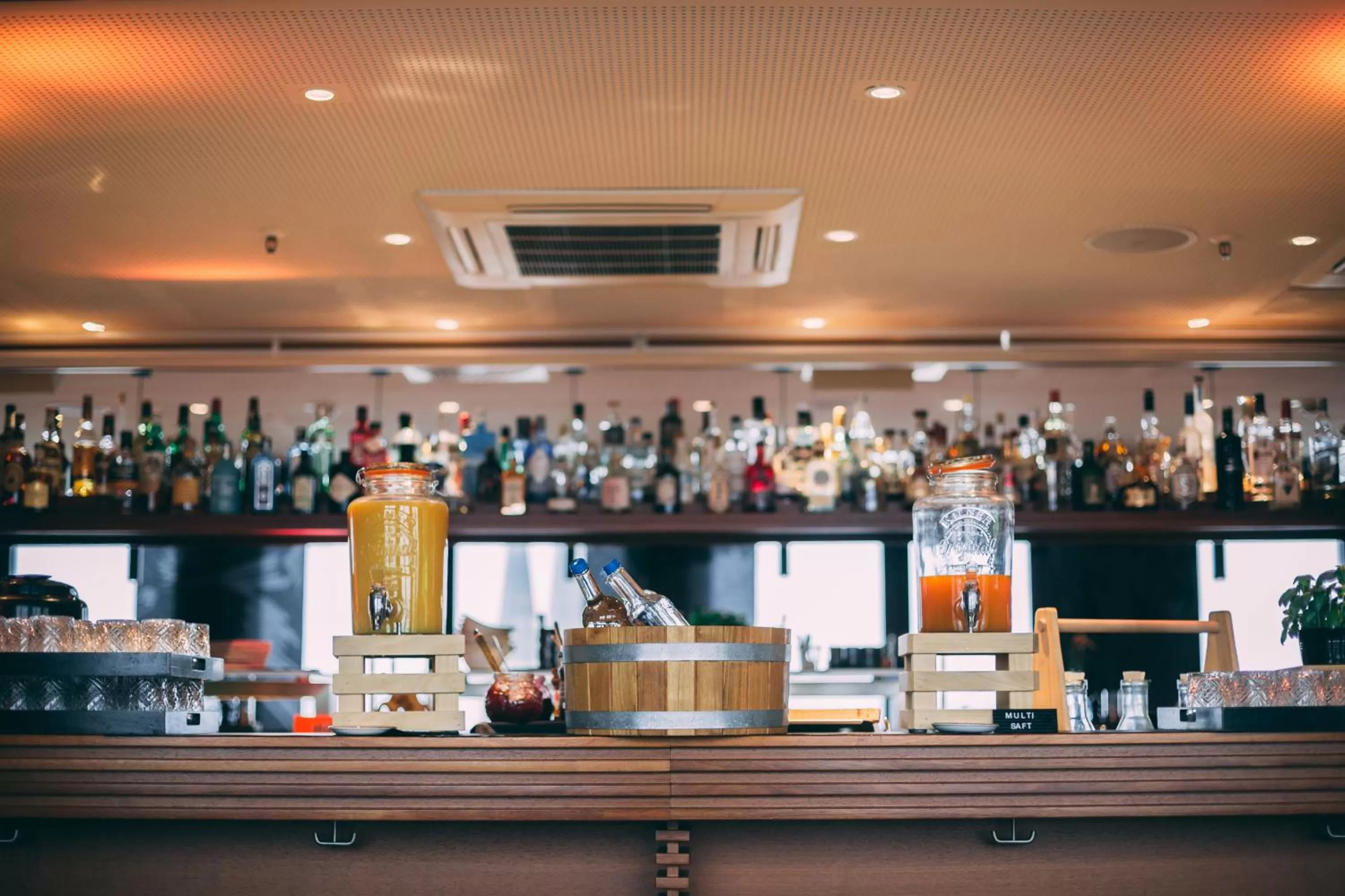 Lounge or bar in Me and All Hotel Dusseldorf, by Hyatt