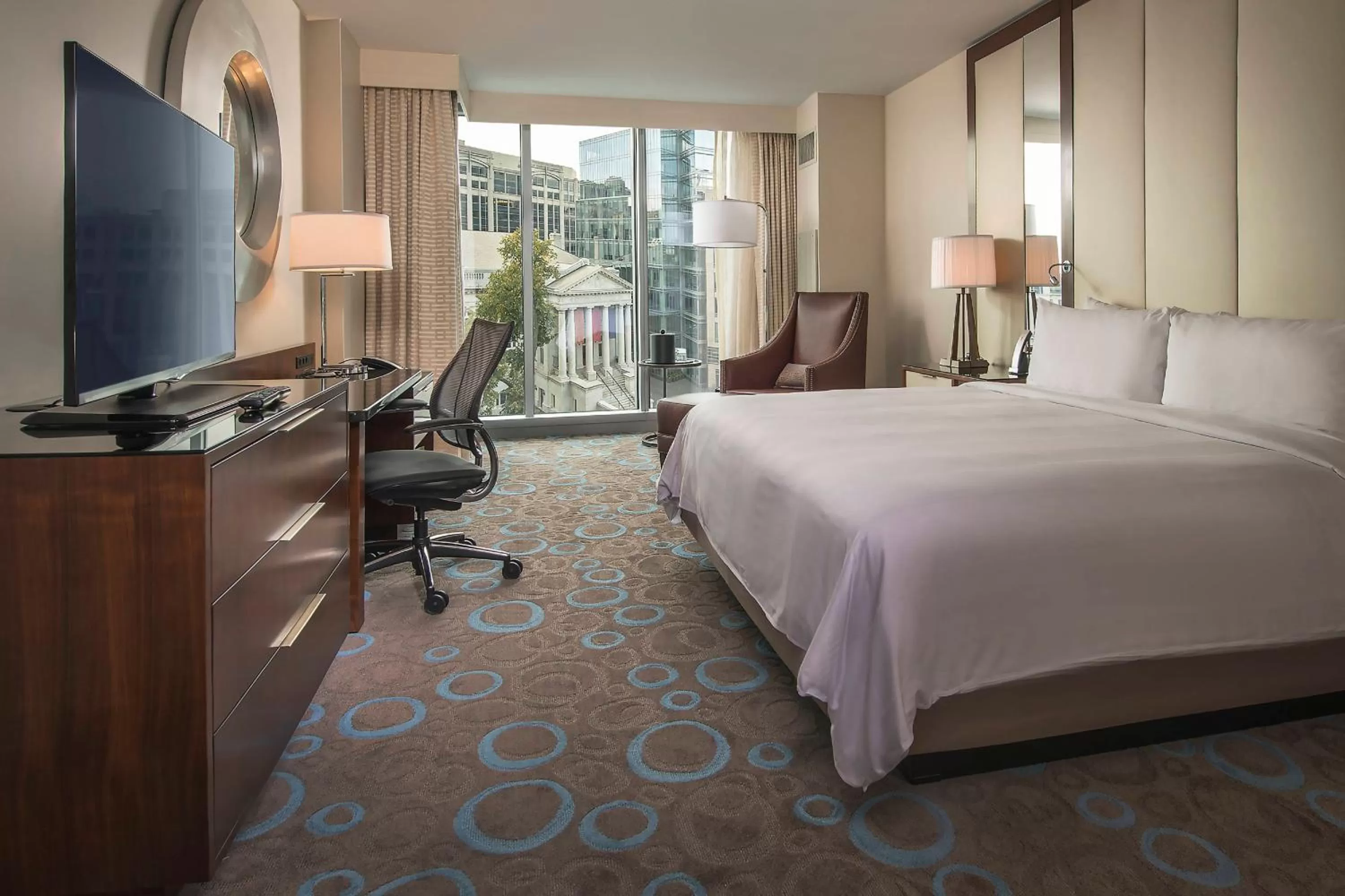 Photo of the whole room, Bed in Marriott Marquis Washington, DC