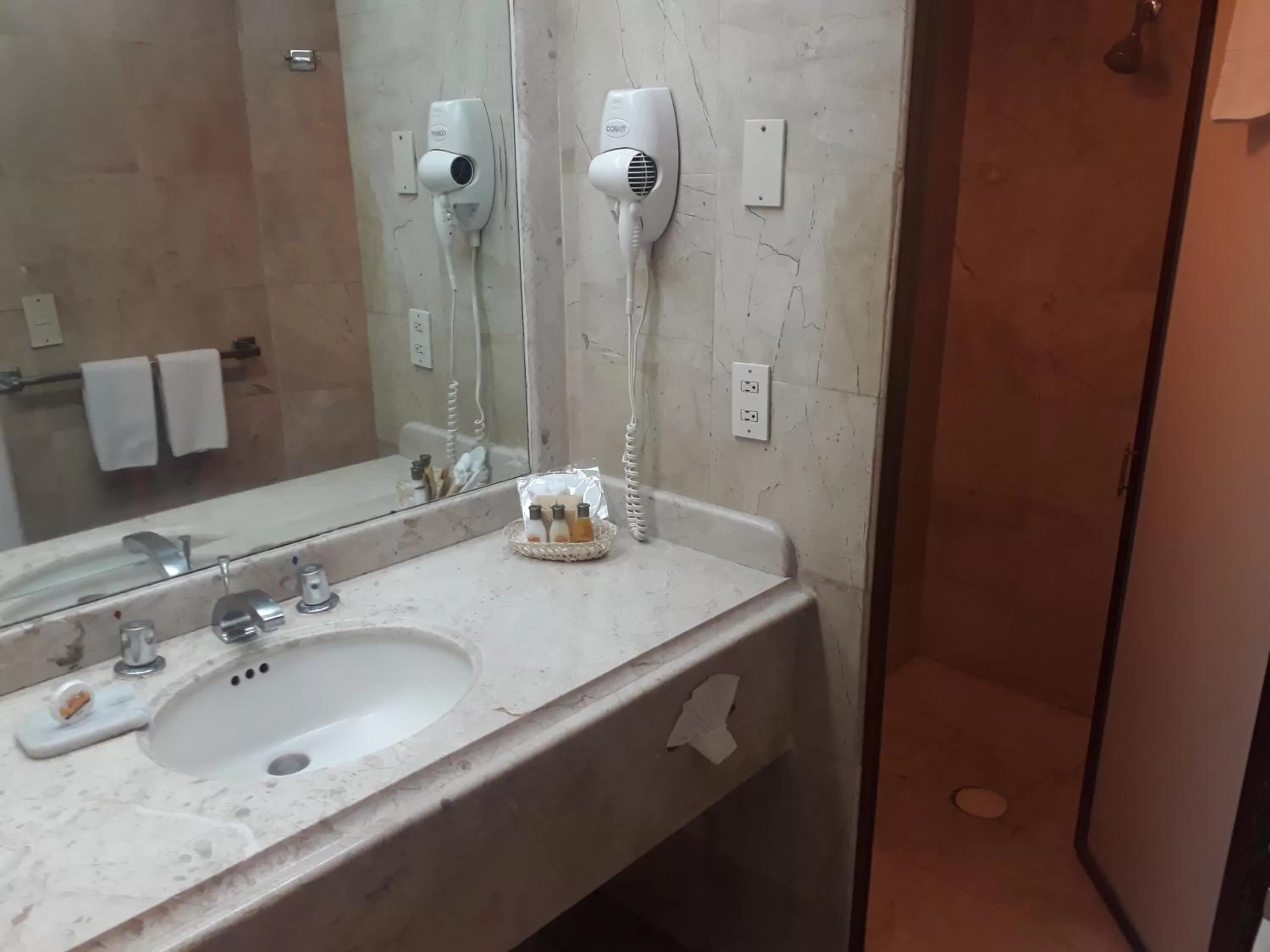 Bathroom in Country Plaza