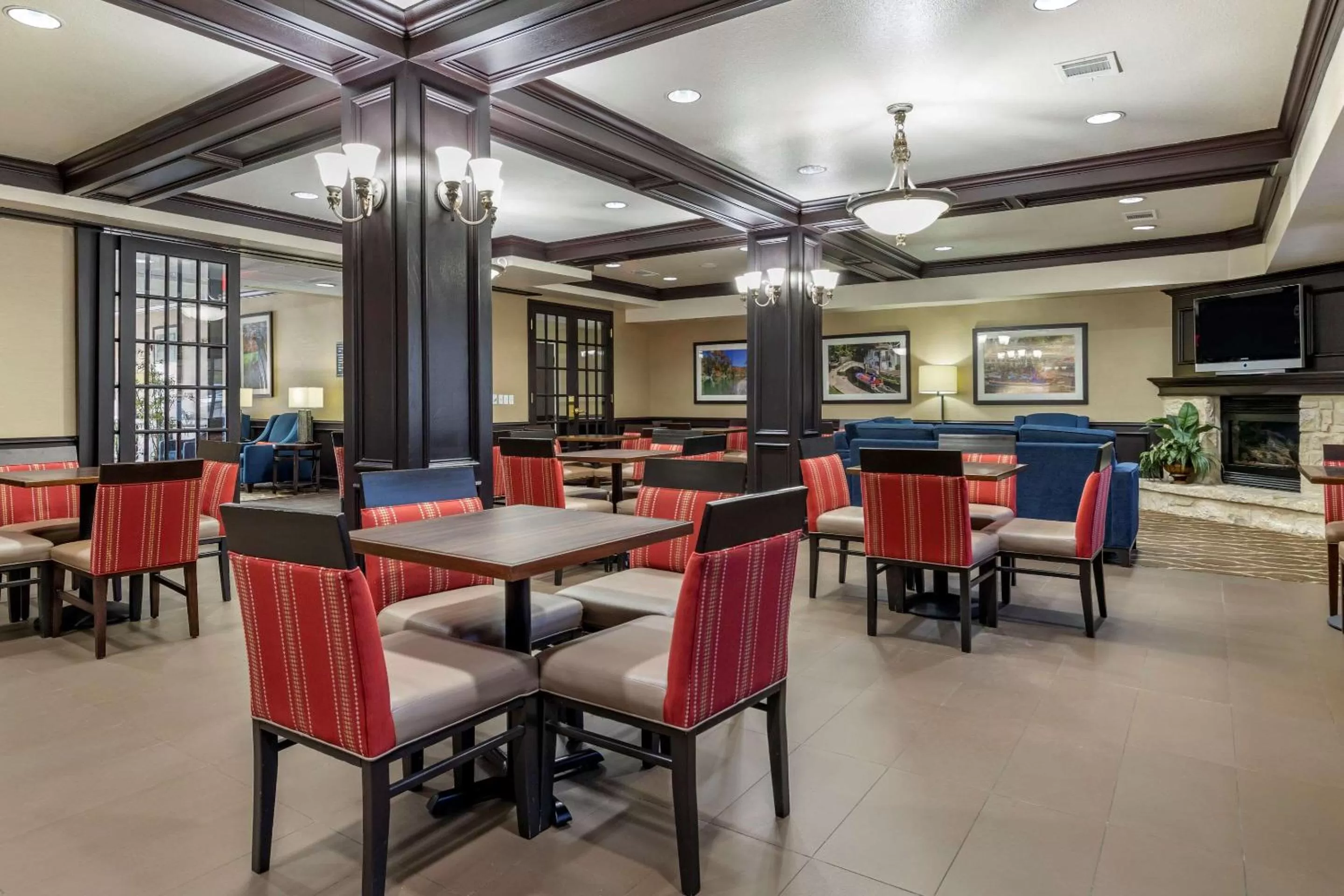 Restaurant/places to eat in Comfort Inn & Suites Texas Hill Country