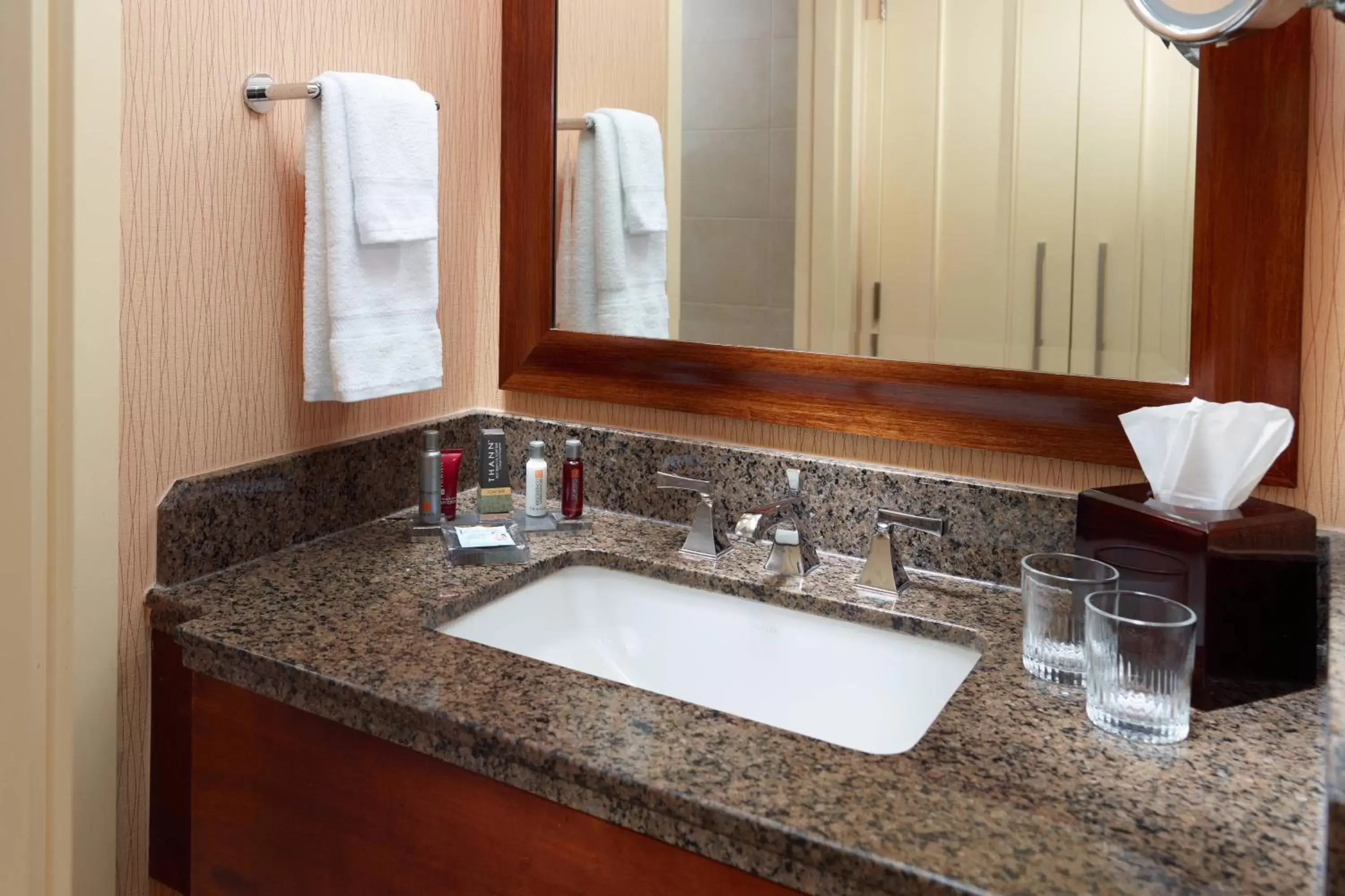 Bathroom in MeadowView Marriott Conference Resort and Convention Center