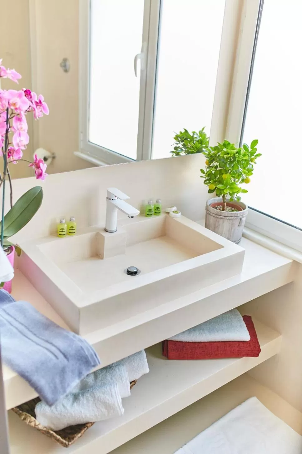 Toilet in The Athens Version Luxury Suites