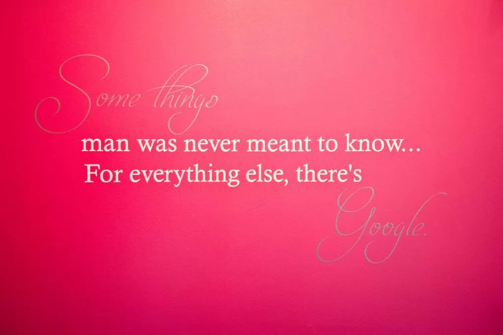 Text overlay in Menlo Park Inn