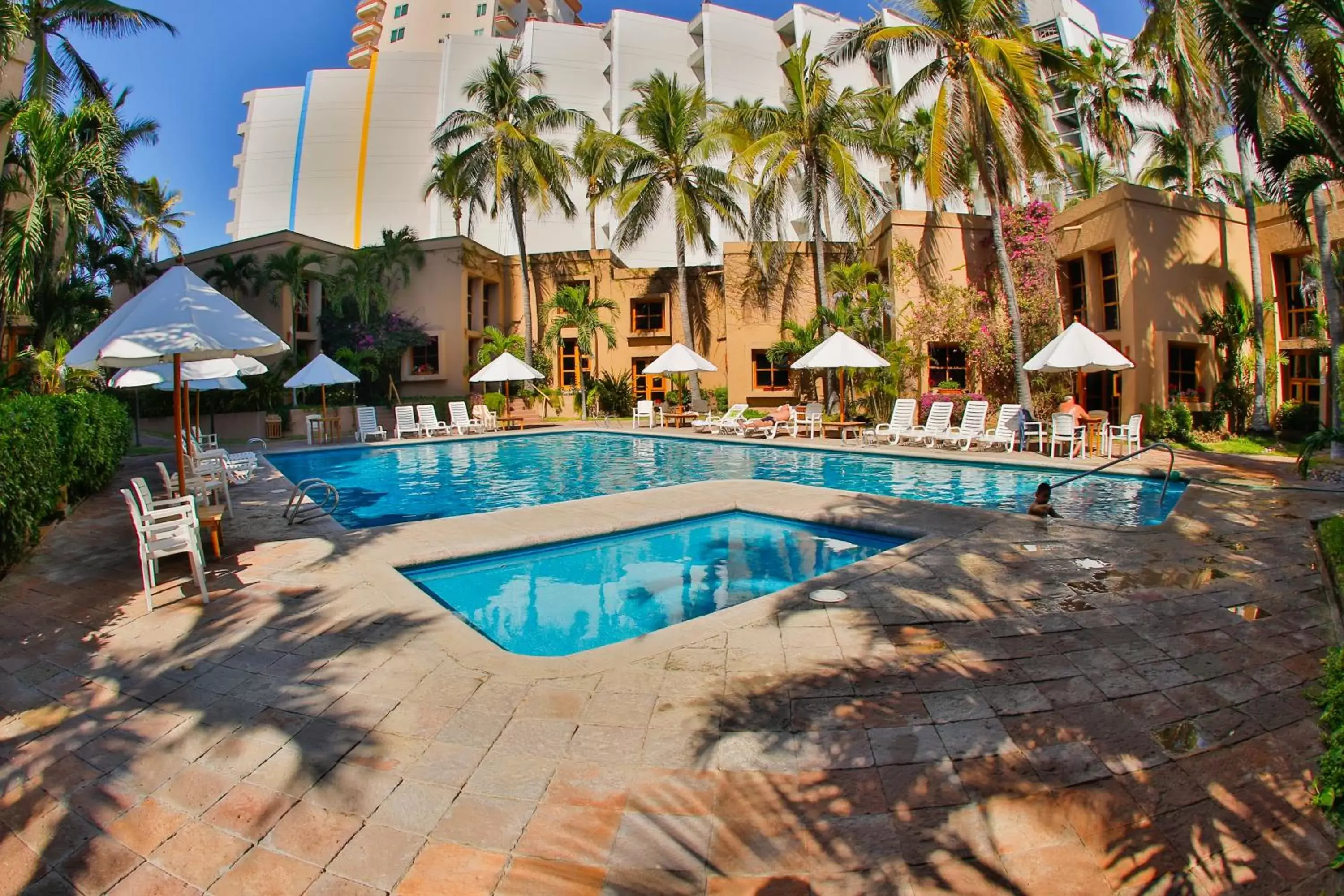 Swimming Pool in Villas El Rancho Green Resort