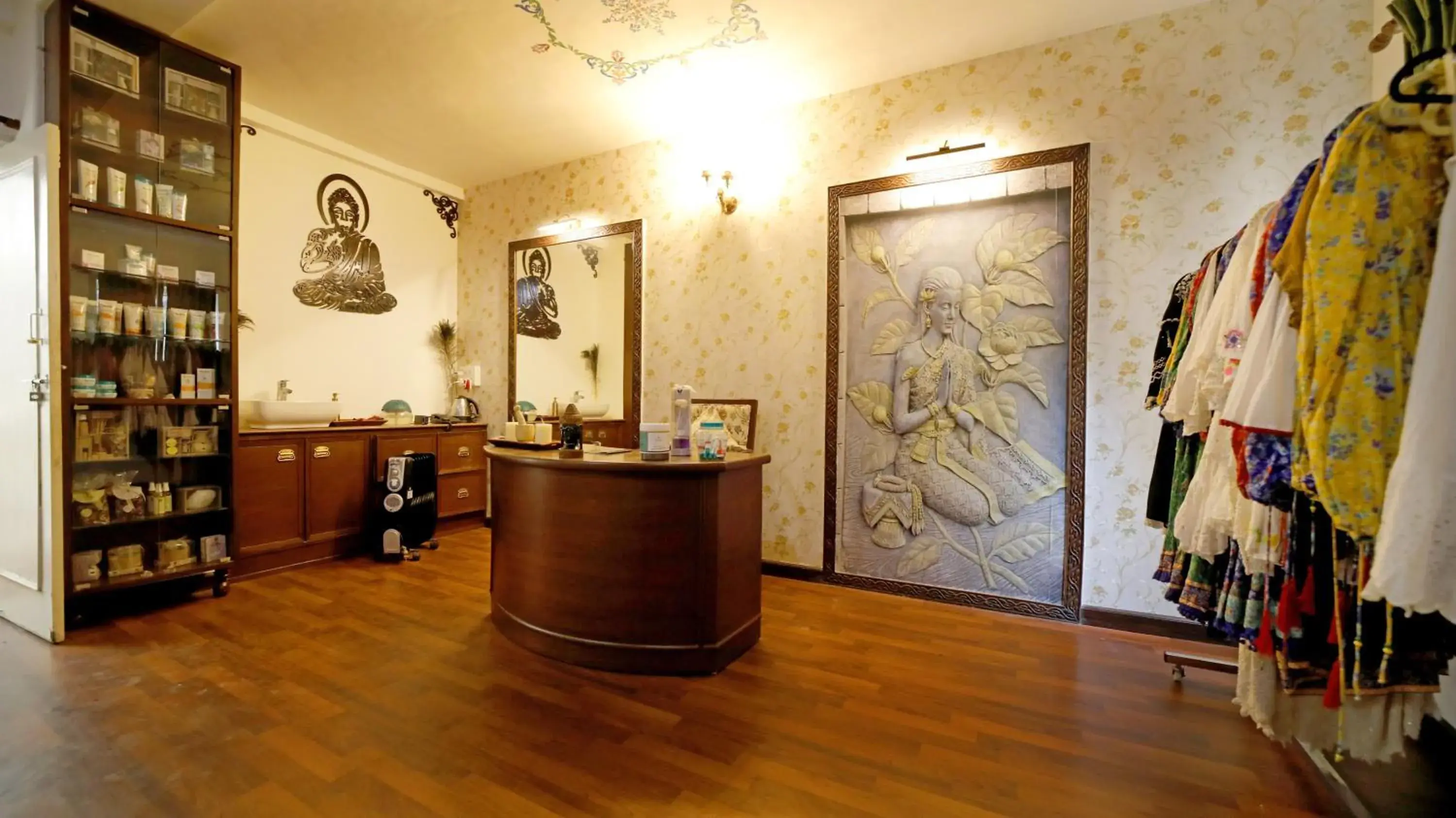 Massage, Lobby/Reception in Hotel Udaigarh