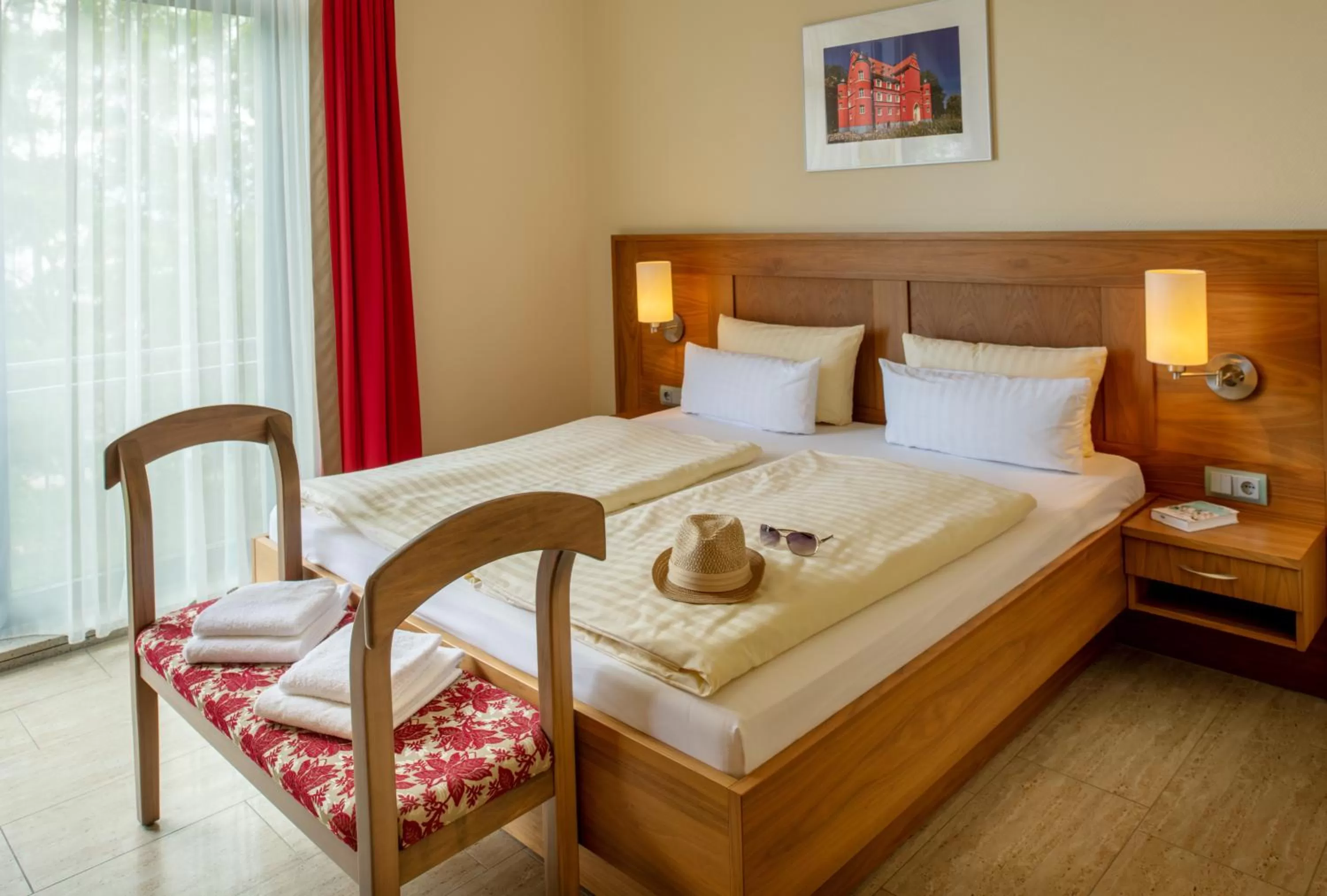 Bedroom, Bed in Recknitztal-Hotel Marlow