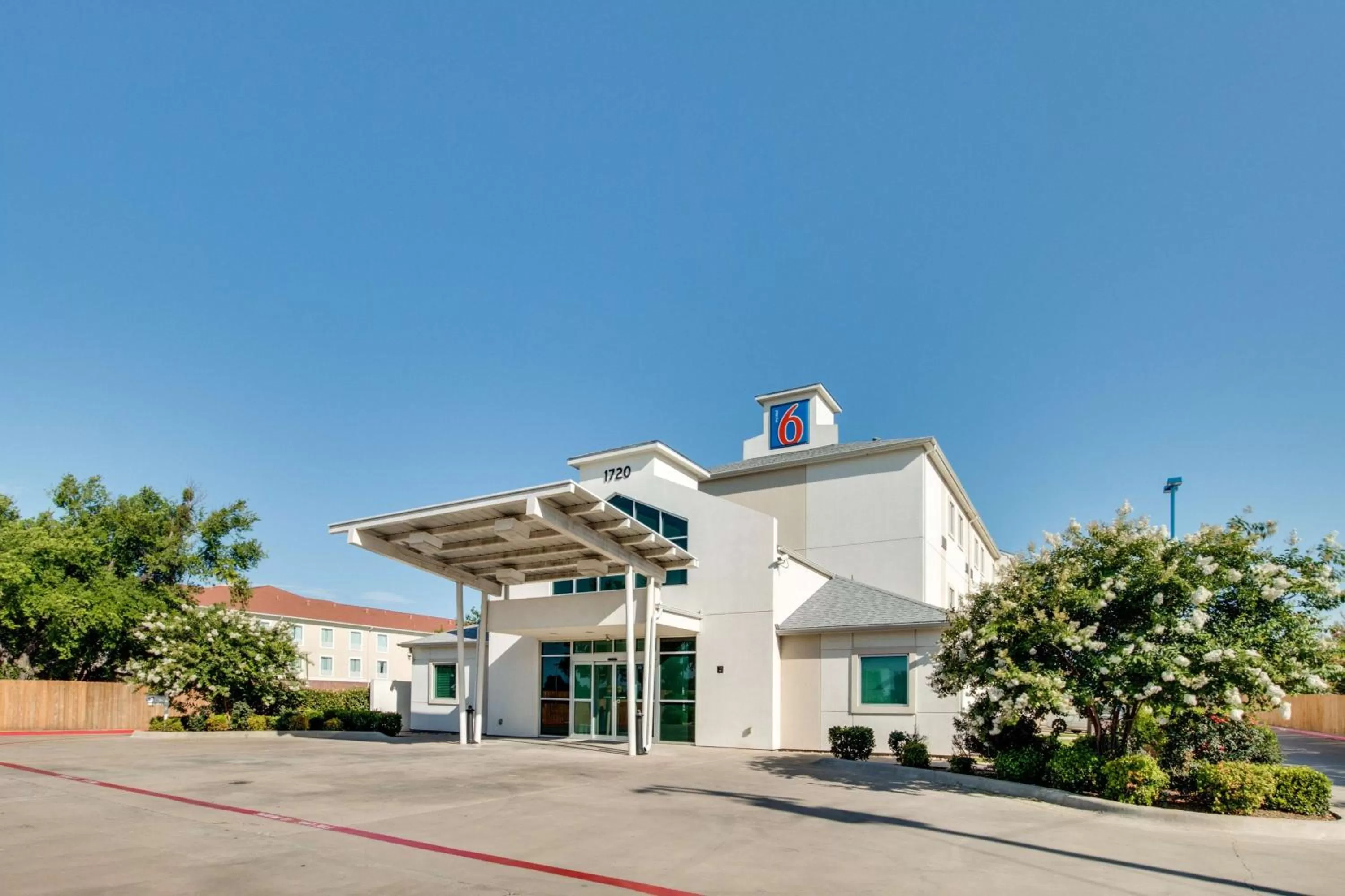 Property building in Motel 6-Cleburne, TX