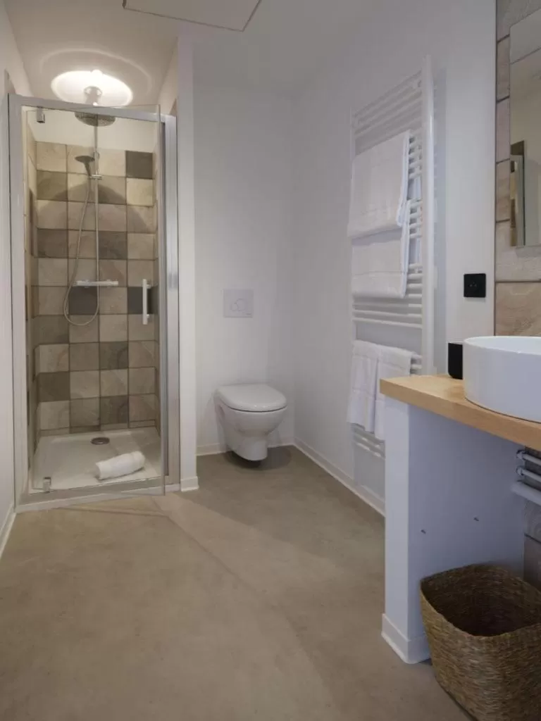 Bathroom in Côté Océan Resort