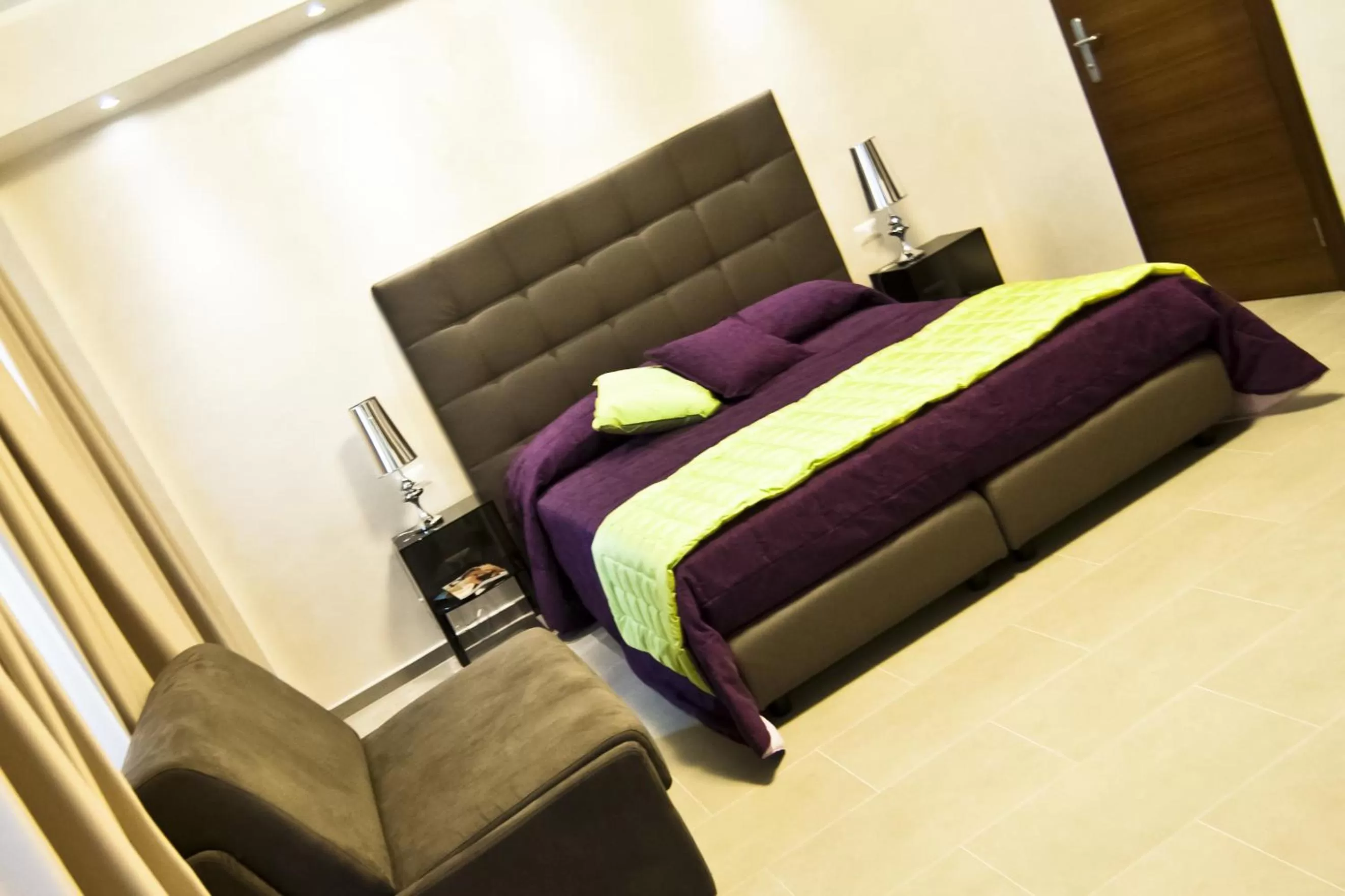 Photo of the whole room, Bed in Domus Fontis