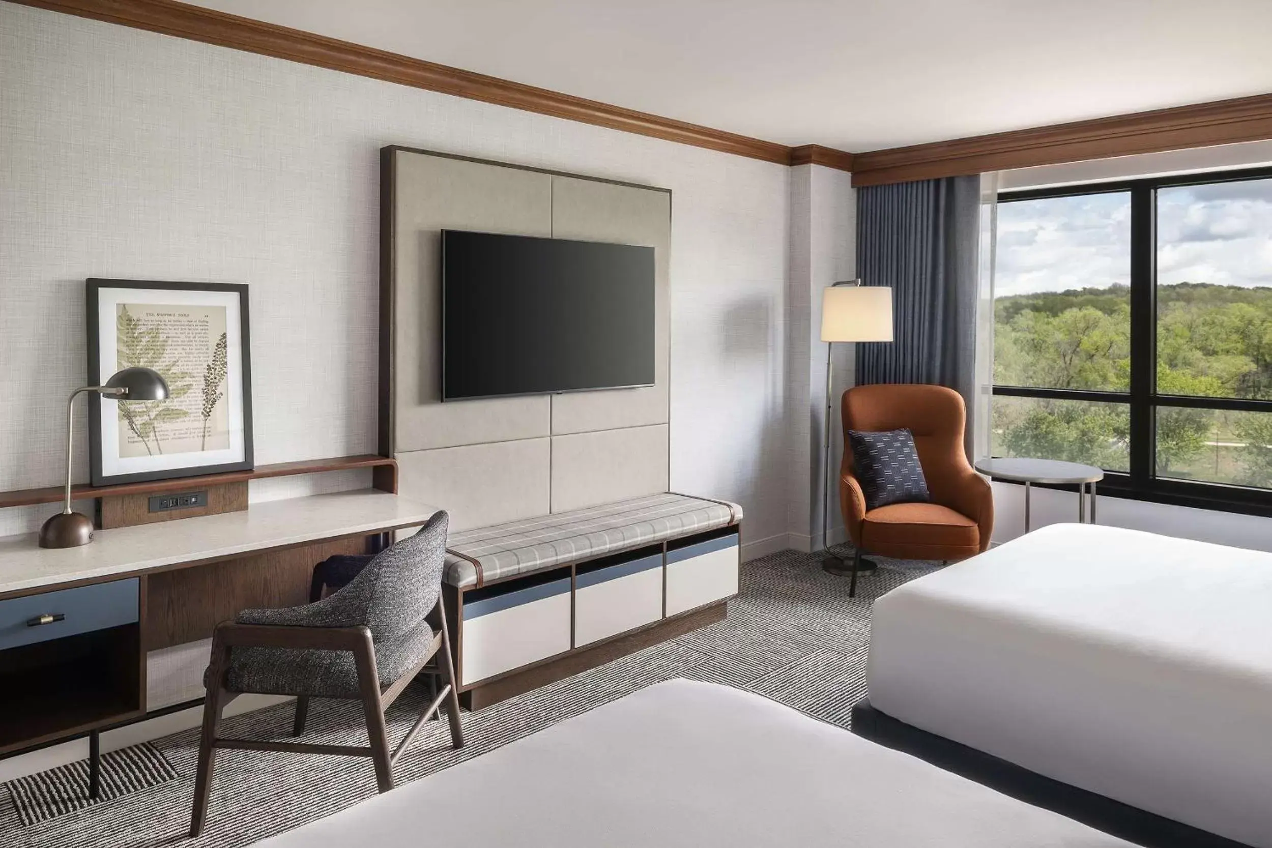 Bedroom, TV/Entertainment Center in Hyatt Regency Coralville