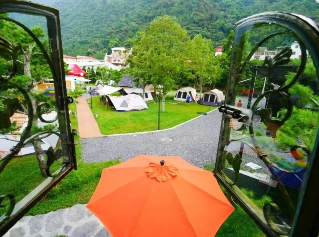 Mushroom Forest Guesthouse Camping Site