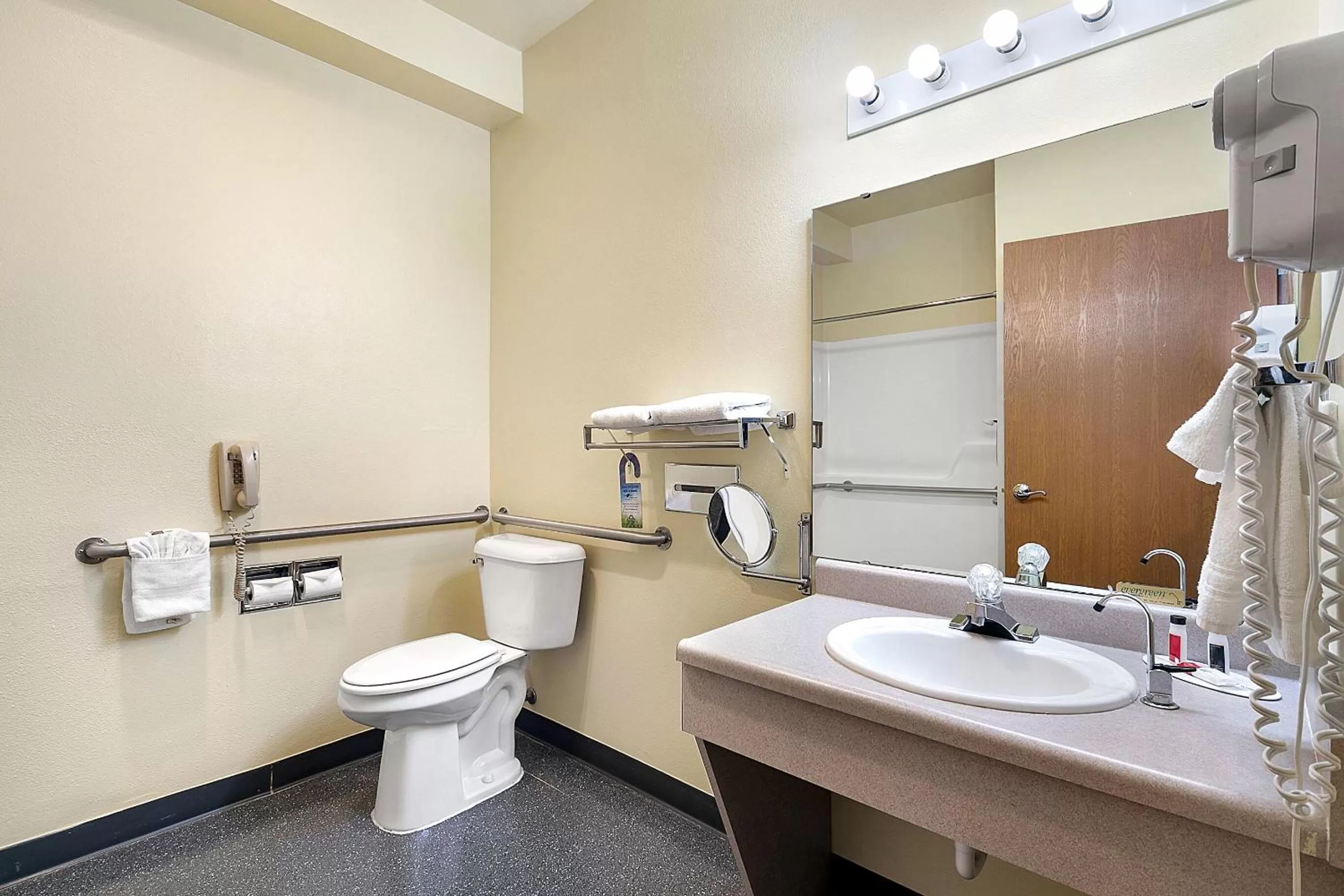 Toilet in Days Inn by Wyndham Ellensburg
