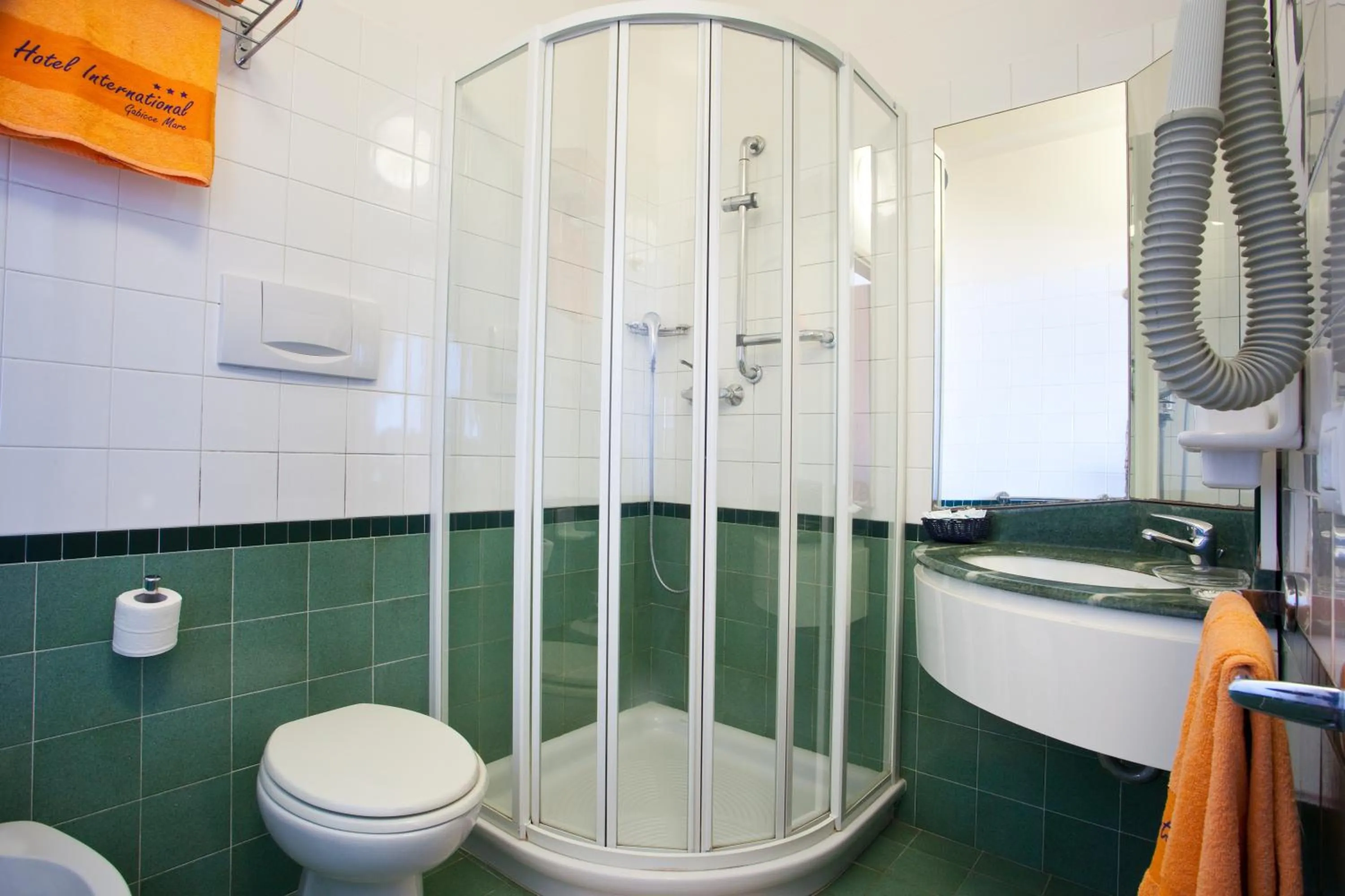 Shower in Hotel International