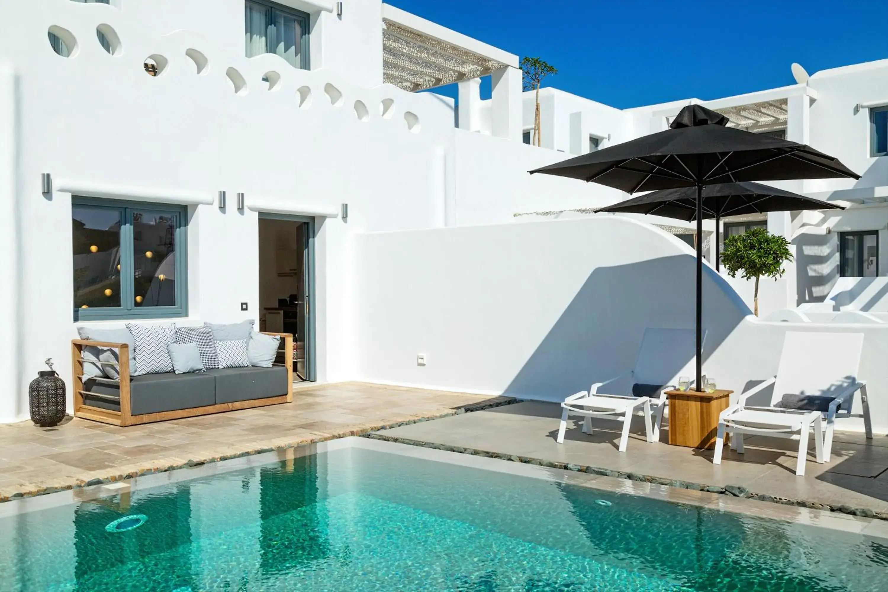 Seating area, Swimming Pool in Portes Suites & Villas Mykonos