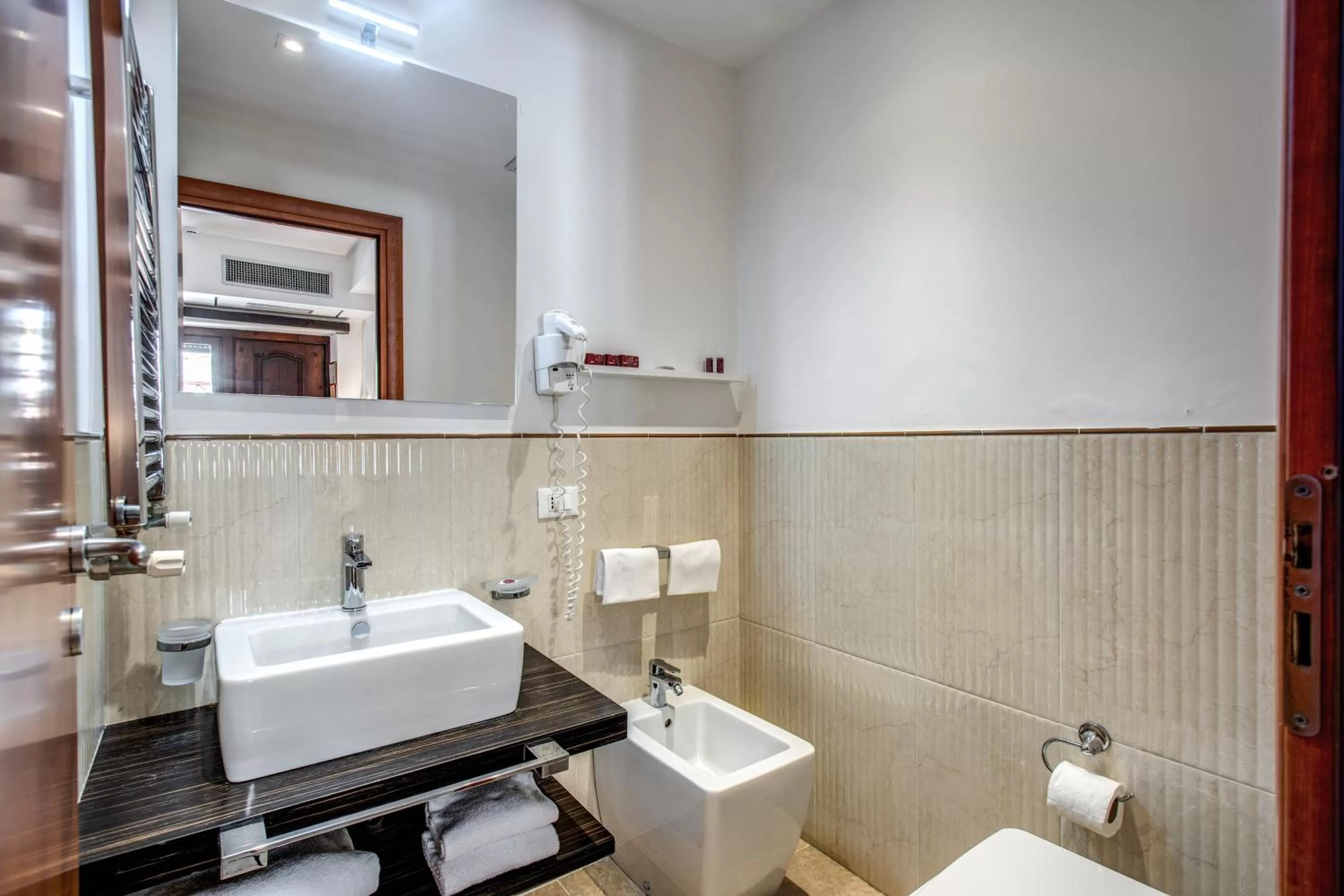 Bathroom in Rome Garden Hotel