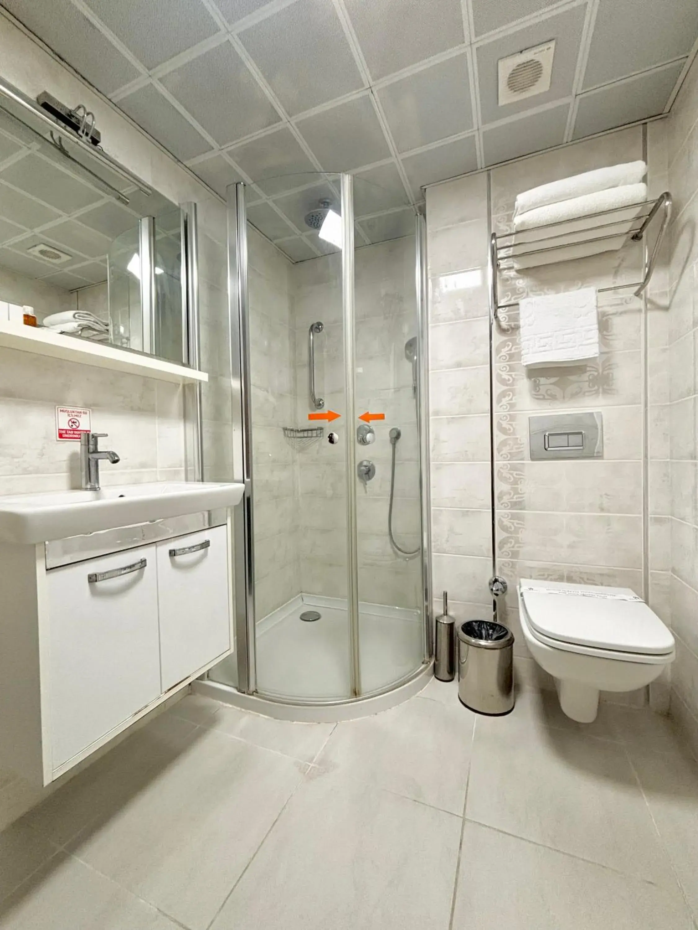 Shower, Bathroom in Askoc Hotel & SPA