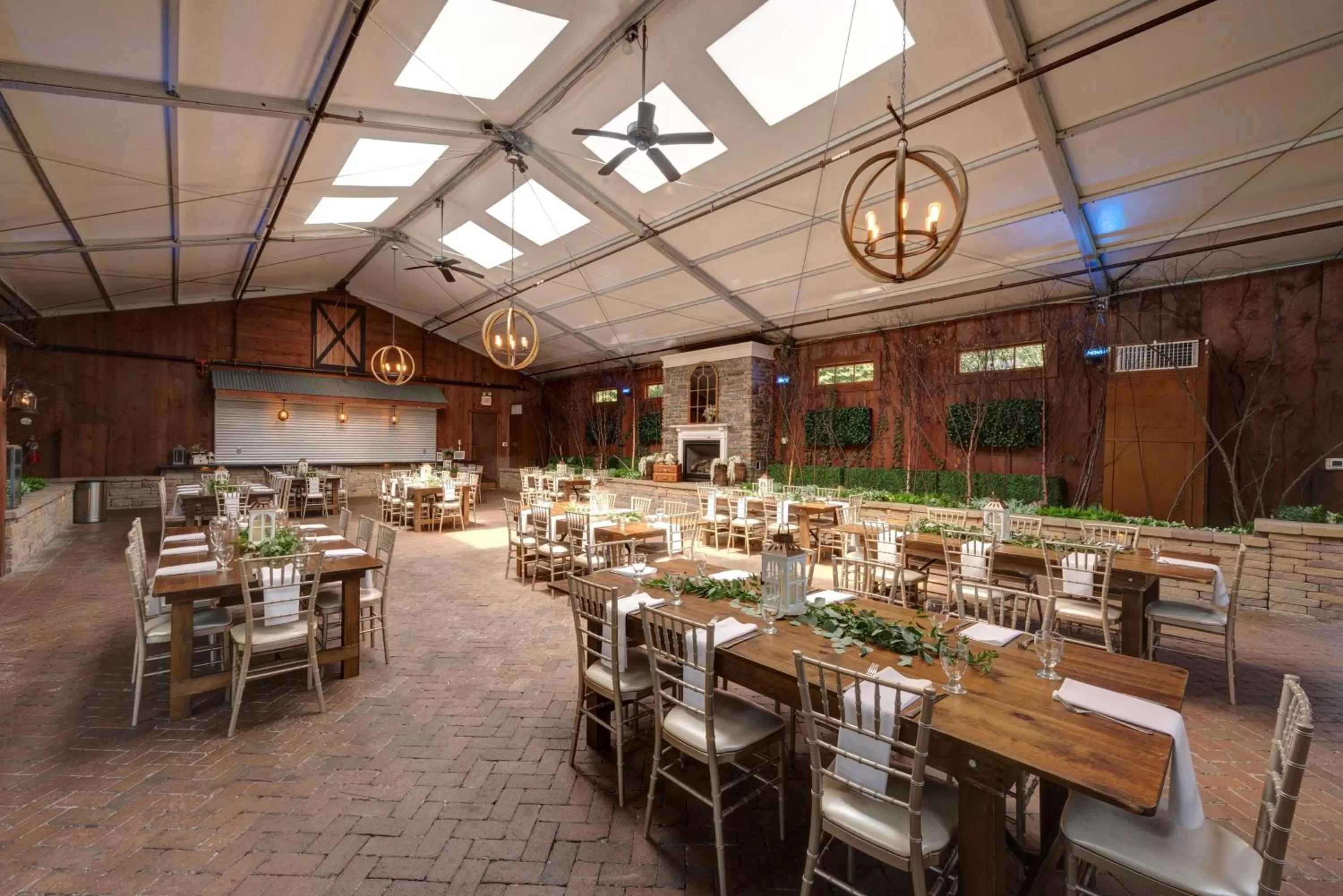 Dining area in Hilton Garden Inn Hamilton