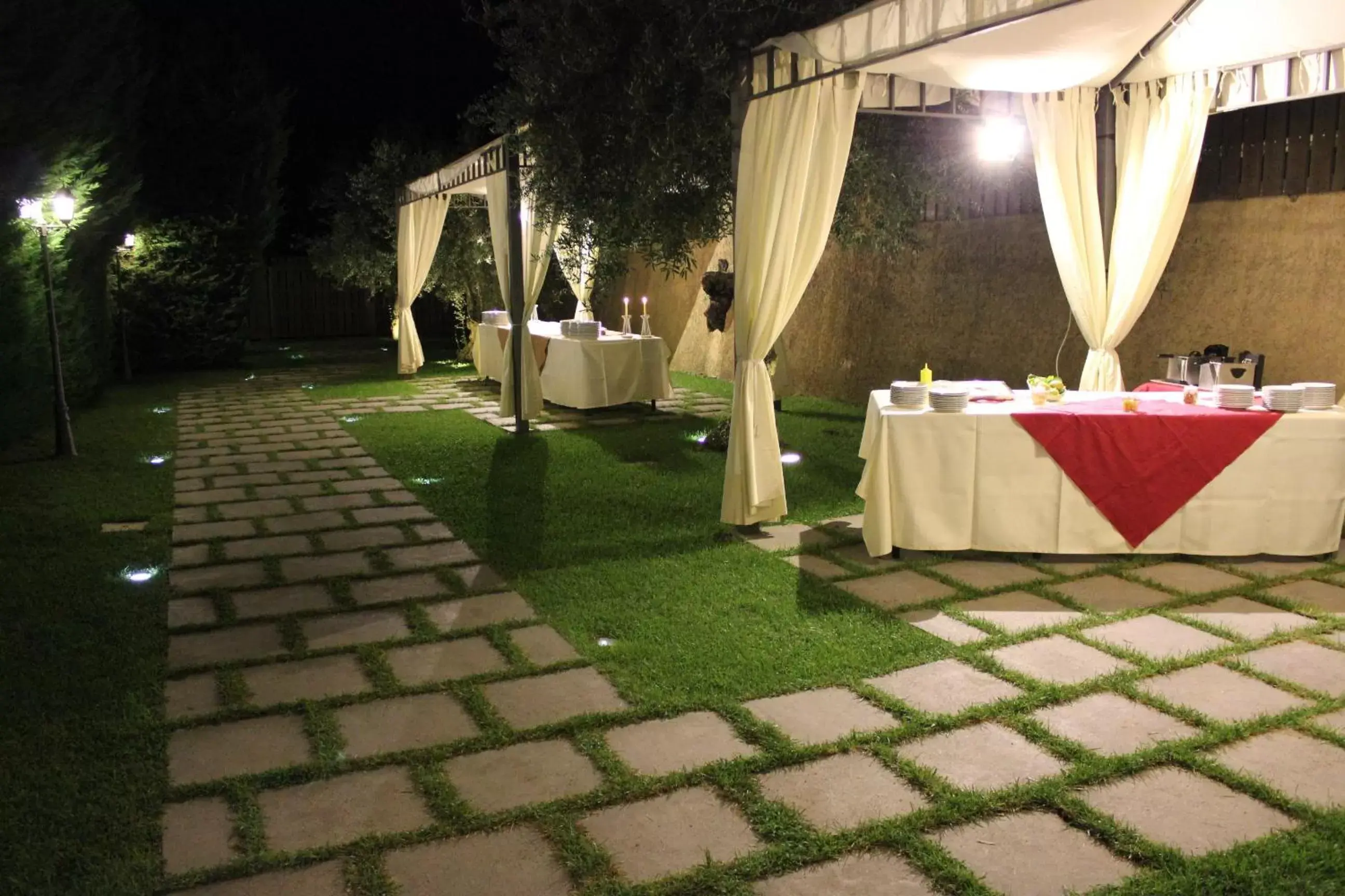 Garden view, Banquet Facilities in Hotel Ristorante Paradise