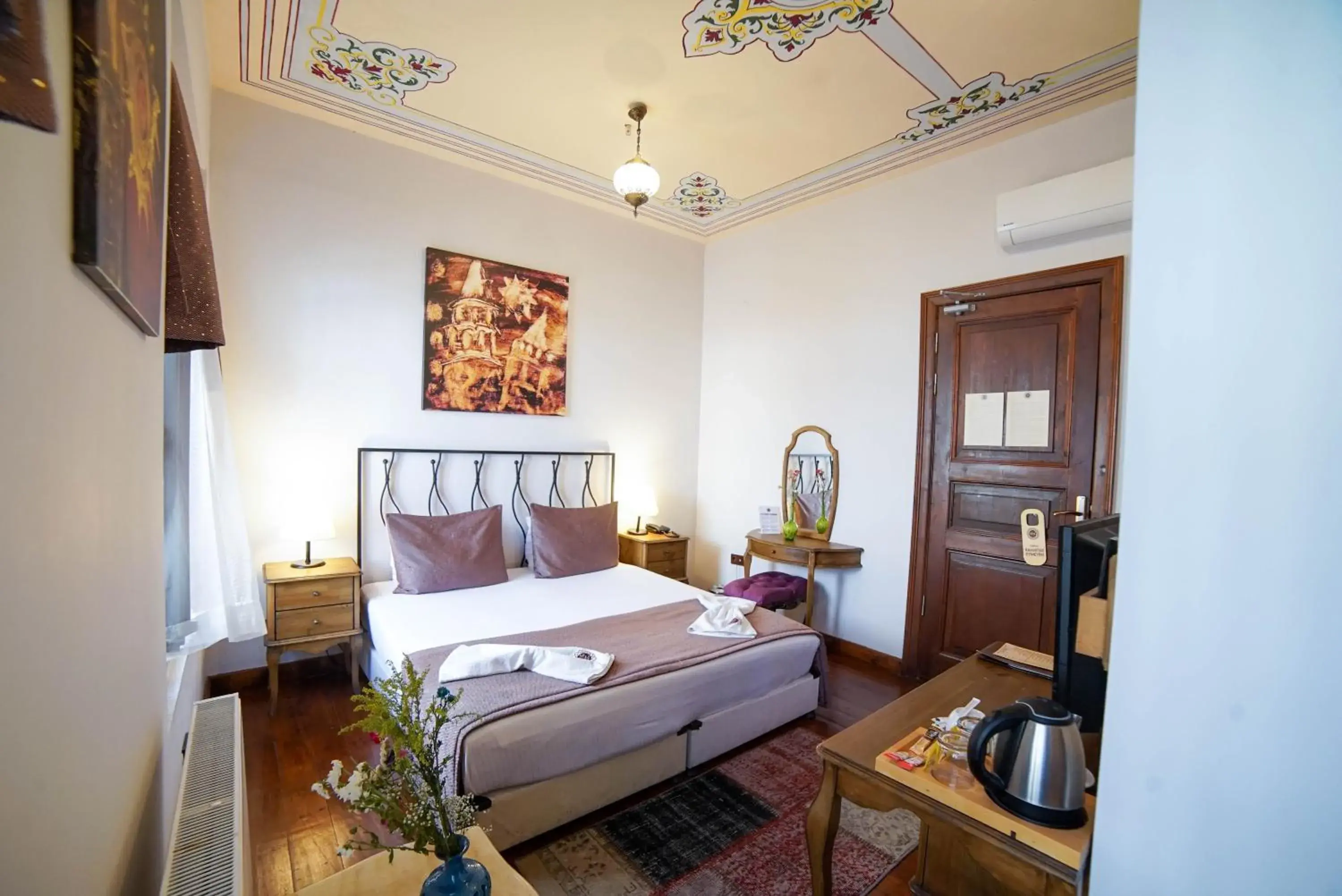 Photo of the whole room, Bed in Sarnıç Butik Otel Photo of the whole room, Bed in Sarnıç Butik Otel