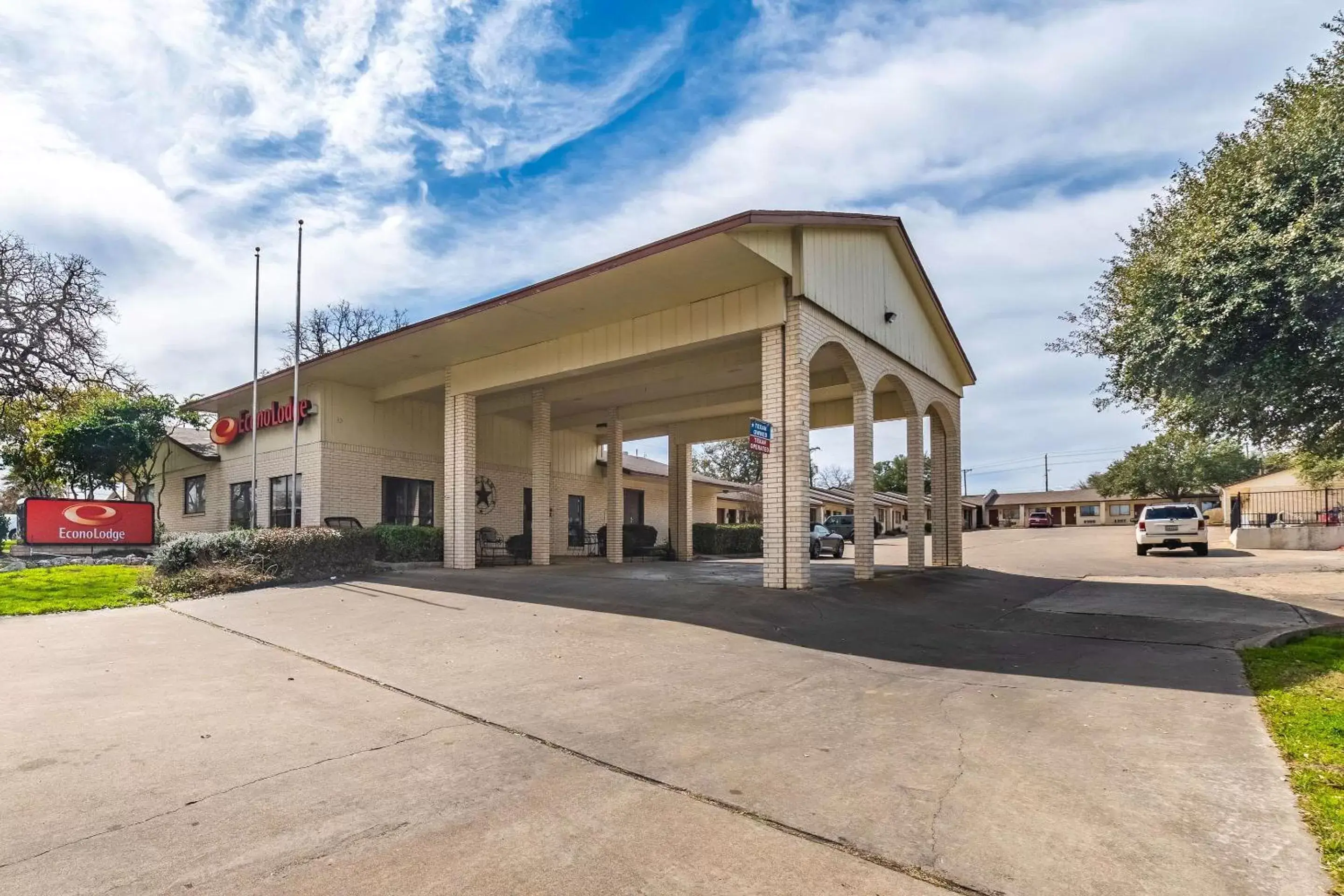 Property Building in Econo Lodge Fredericksburg