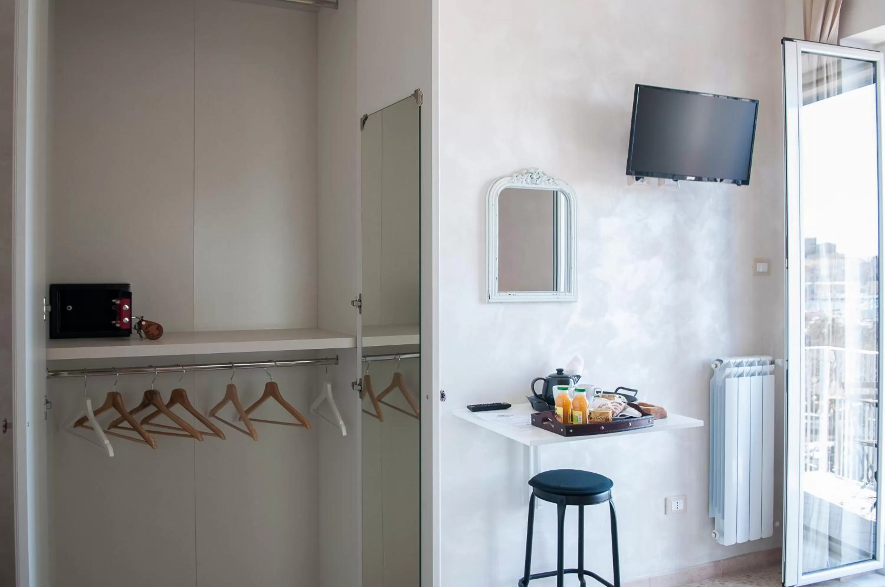 Coffee/tea facilities in La dimora di Caboto B&B