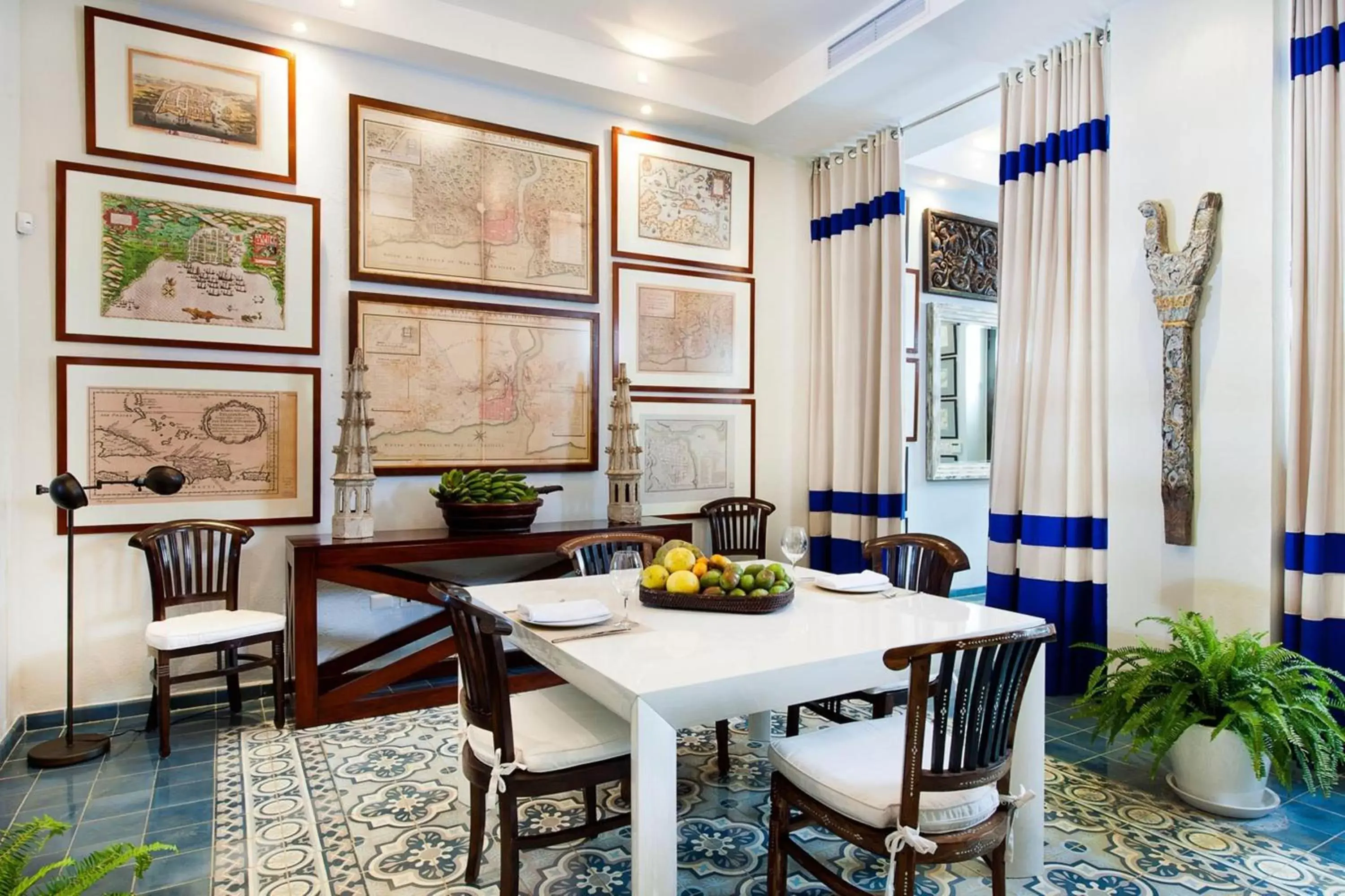 Decorative detail, Dining Area in Casas del XVI