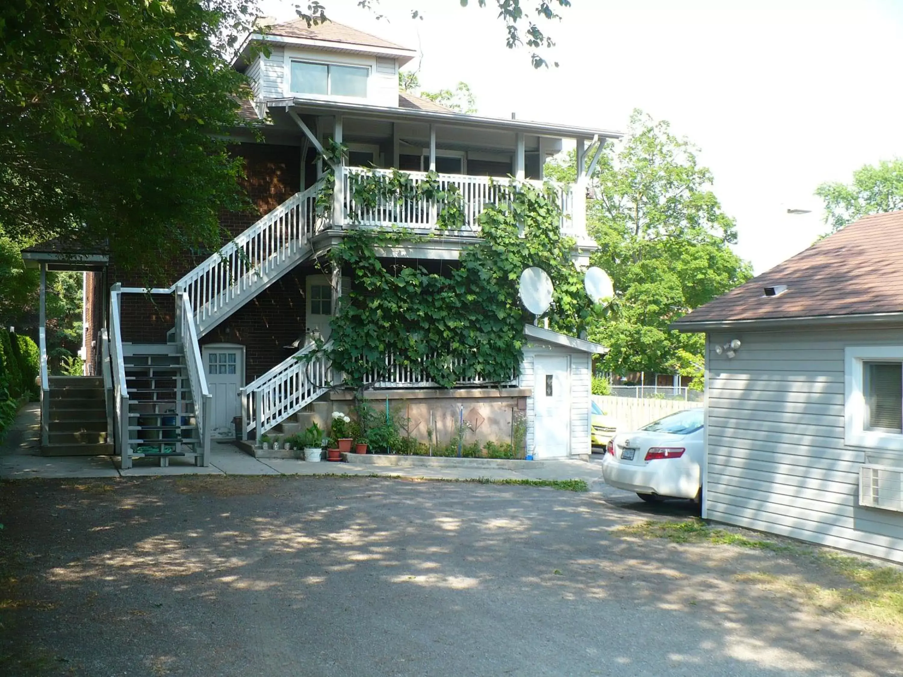 Facade/entrance, Property Building in Rainbow Bed & Breakfast