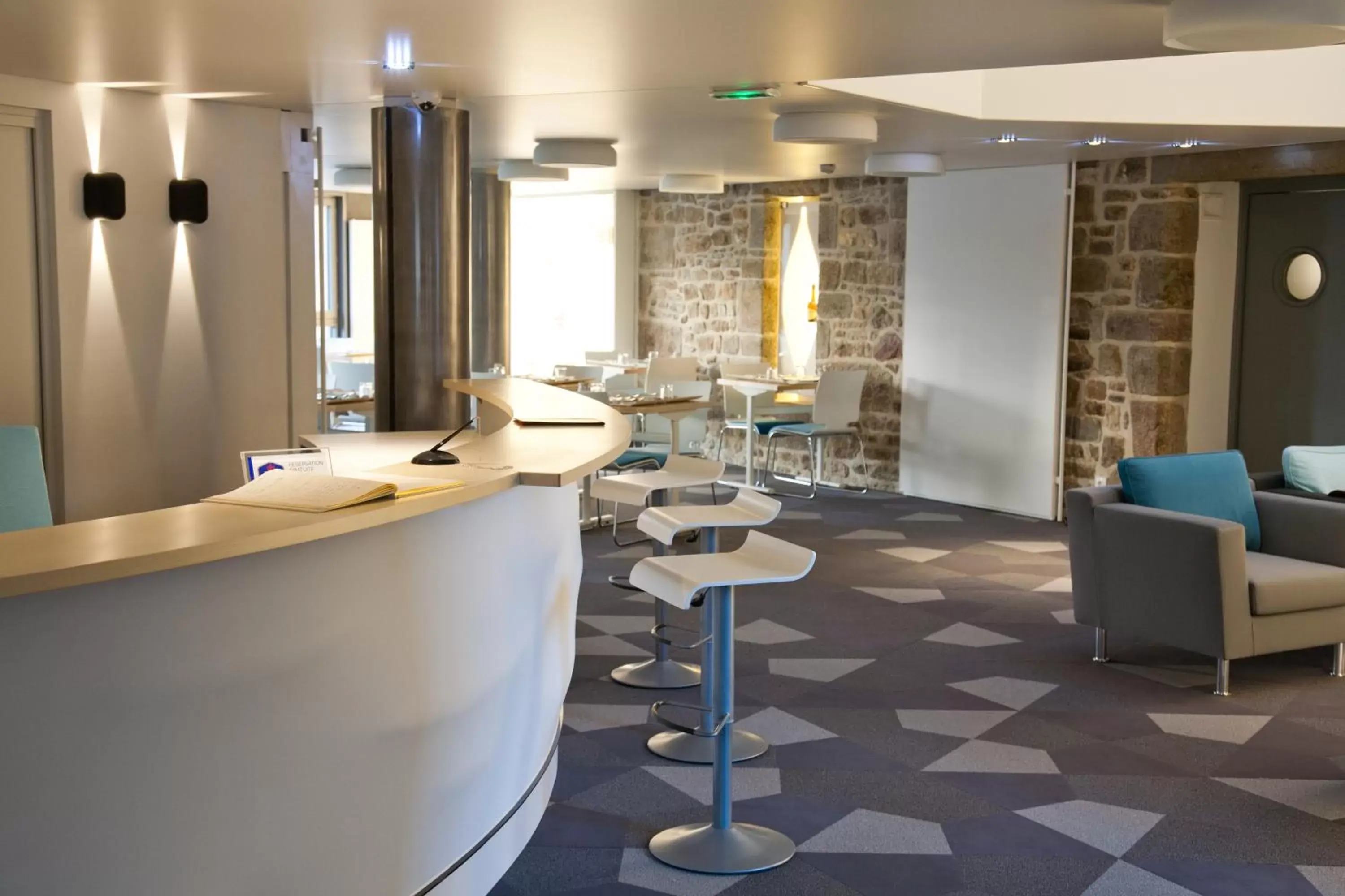 Lounge or bar, Lobby/Reception in Best Western Le Moulin de Ducey