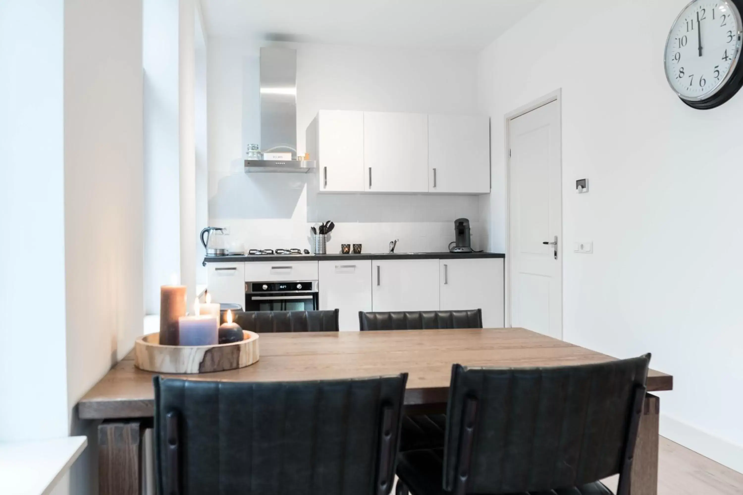 Kitchen/Kitchenette in Familie Hotel & Apartments Alkmaar