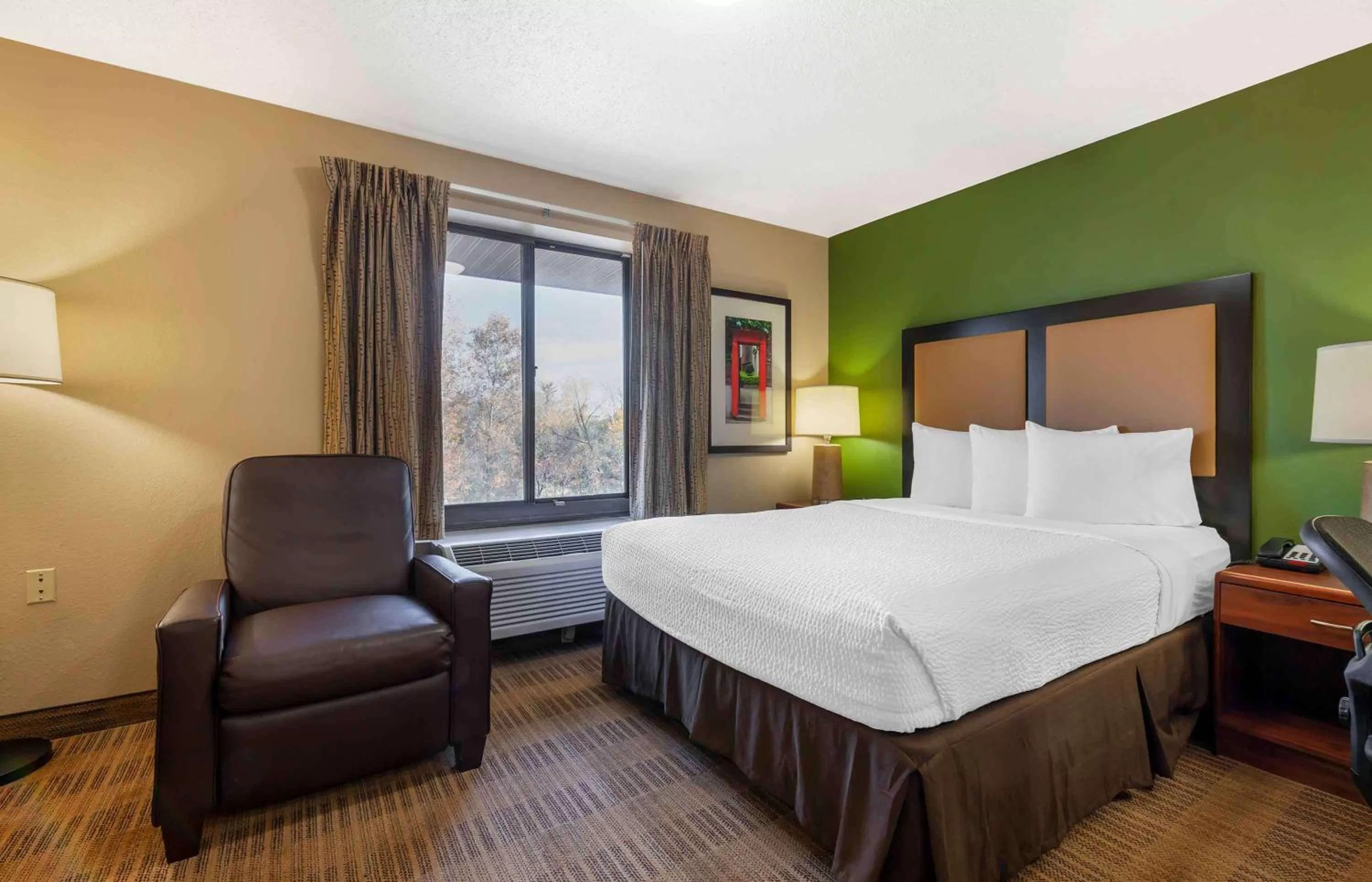 Queen Studio - Non-Smoking in Extended Stay America Select Suites - Rockford - State Street