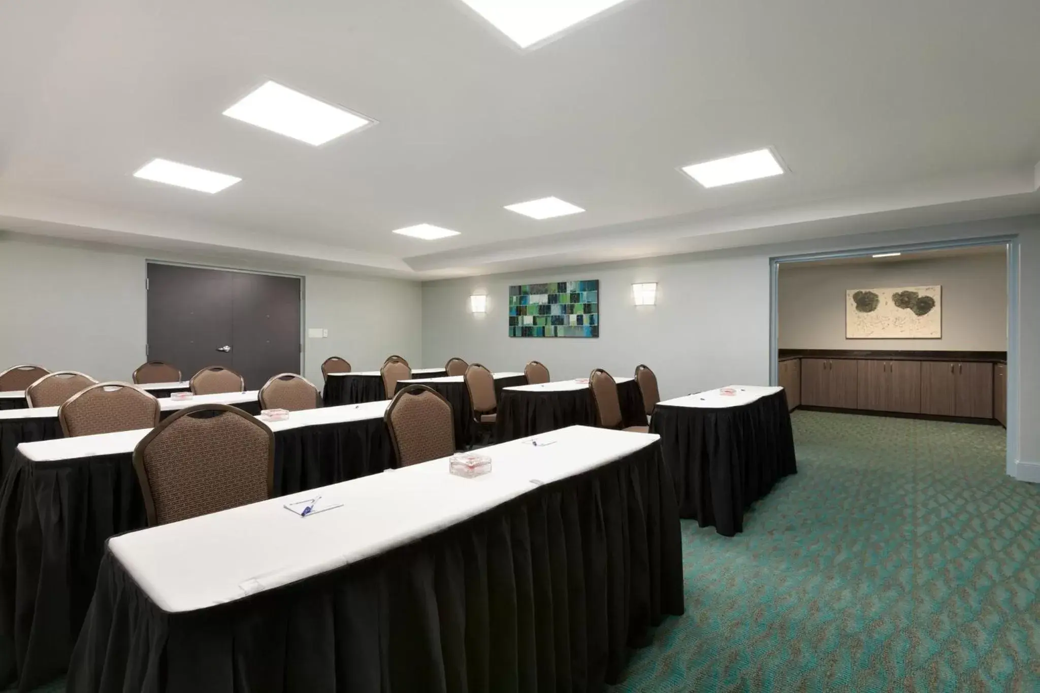 Meeting/conference room in Holiday Inn Express Williamsburg North, an IHG Hotel
