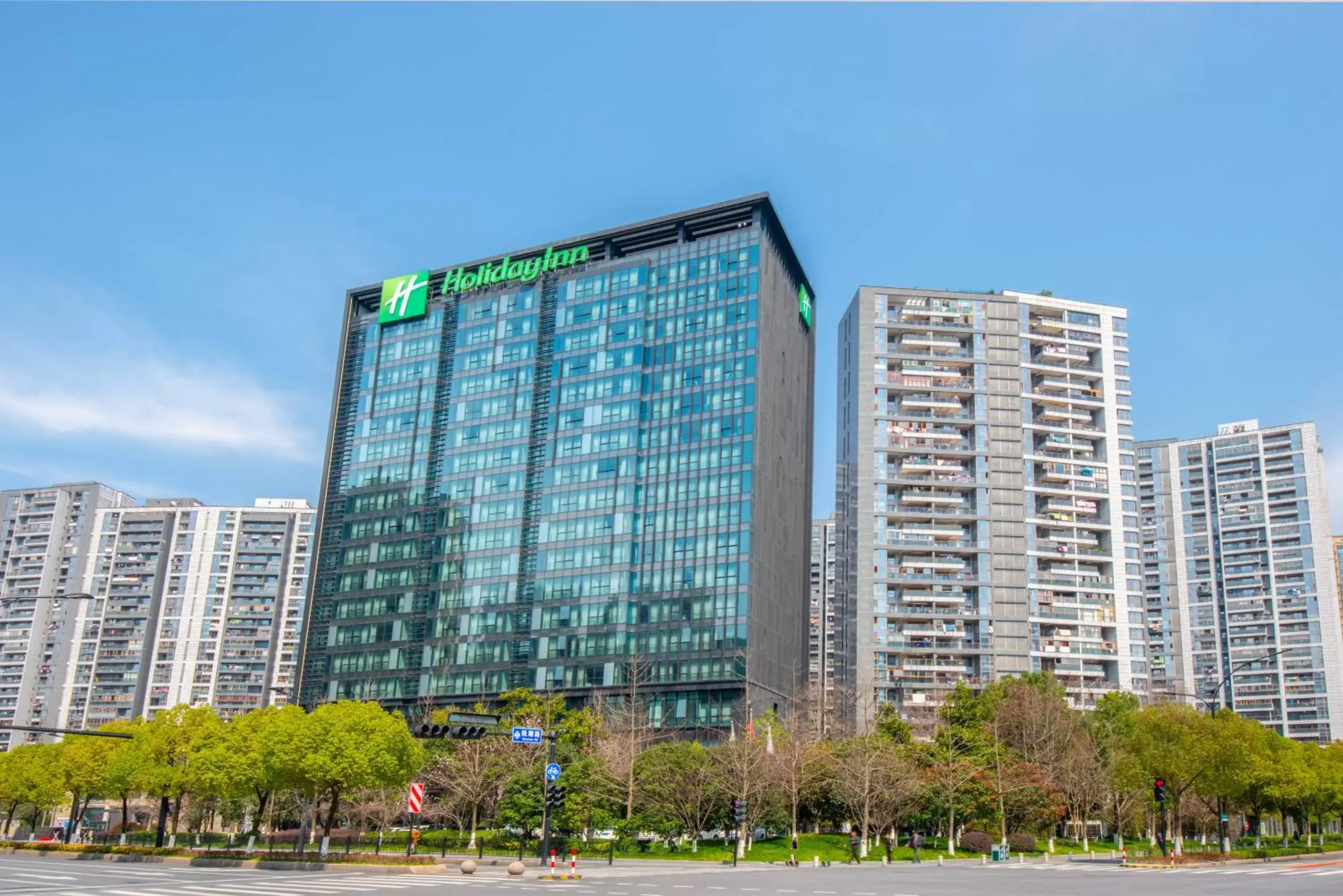 Property building in Holiday Inn Hangzhou CBD, an IHG Hotel