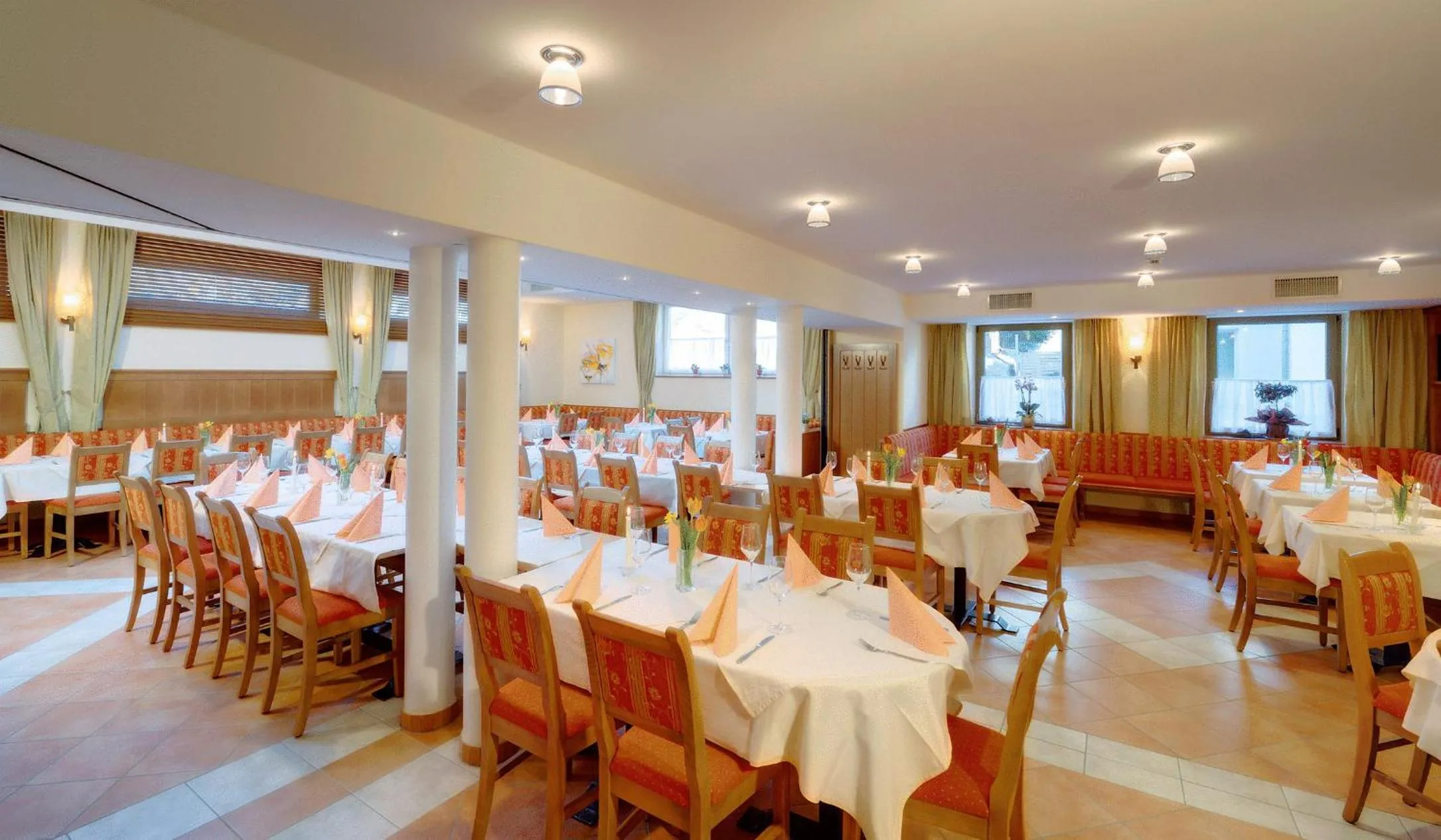 Restaurant/places to eat in Werfenerhof