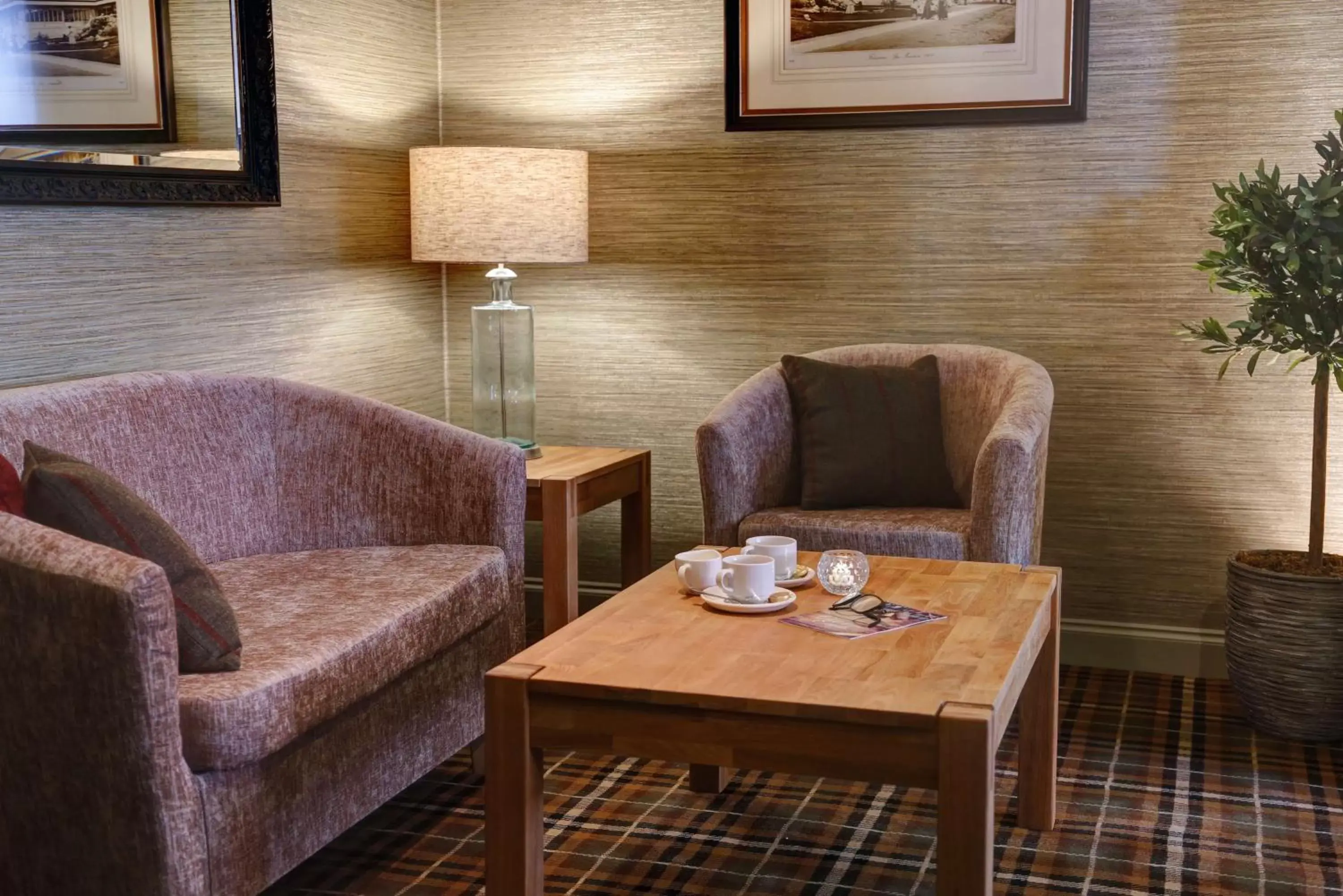 Lounge or bar, Seating Area in Best Western Brook Hotel