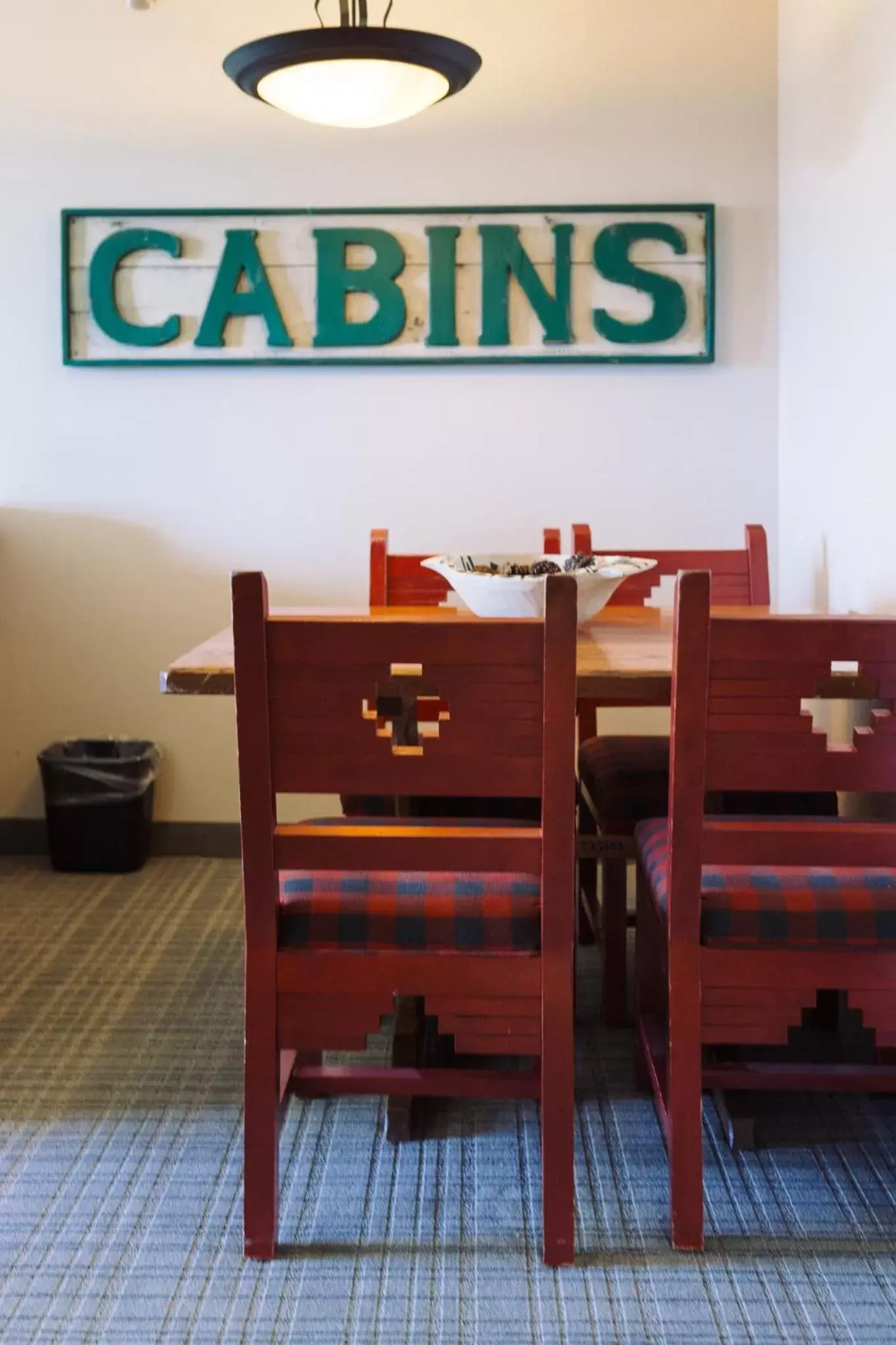 Dining area in Wildwood Lodge & Suites