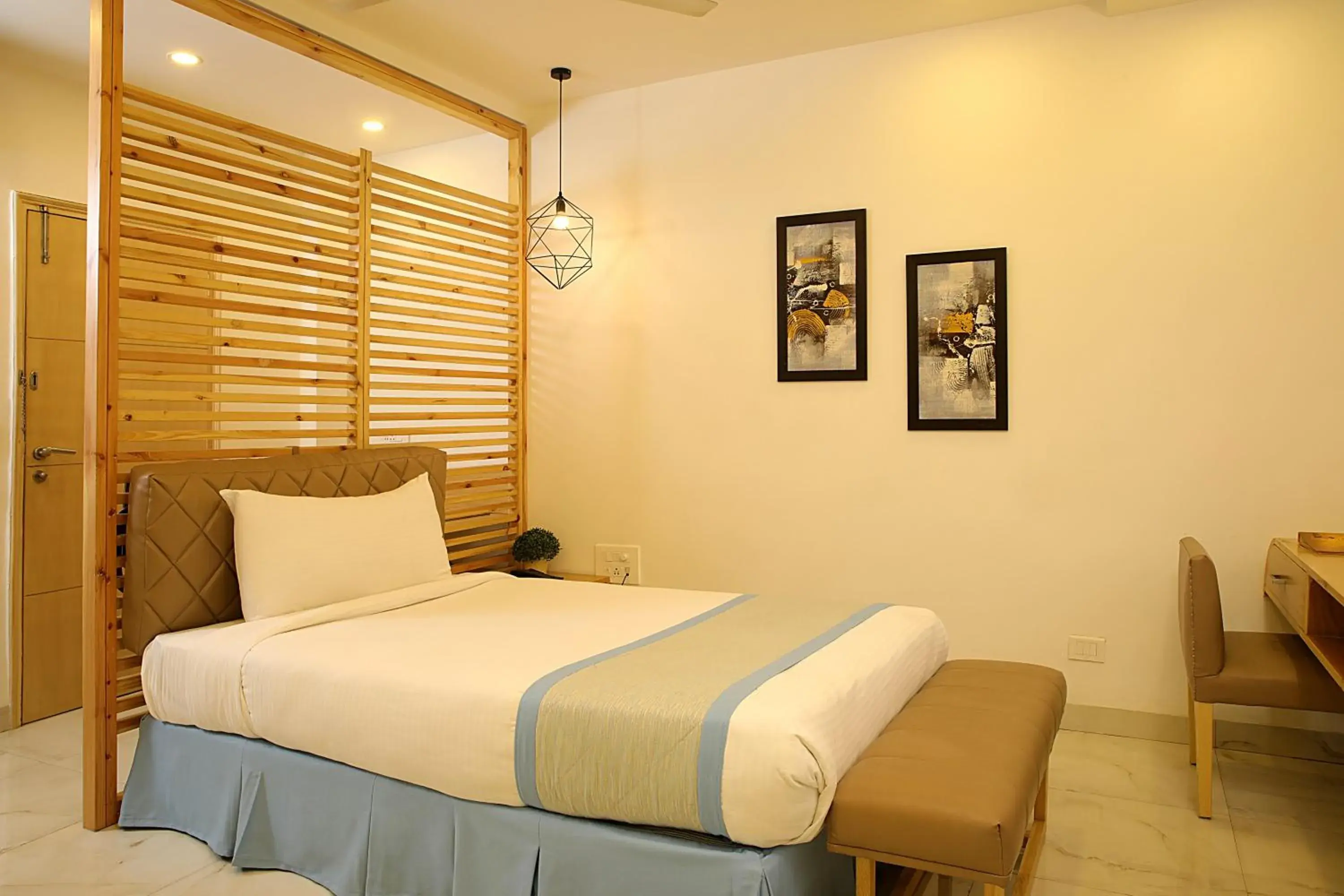 Bedroom, Bed in Ahuja Residency DLF Phase 2