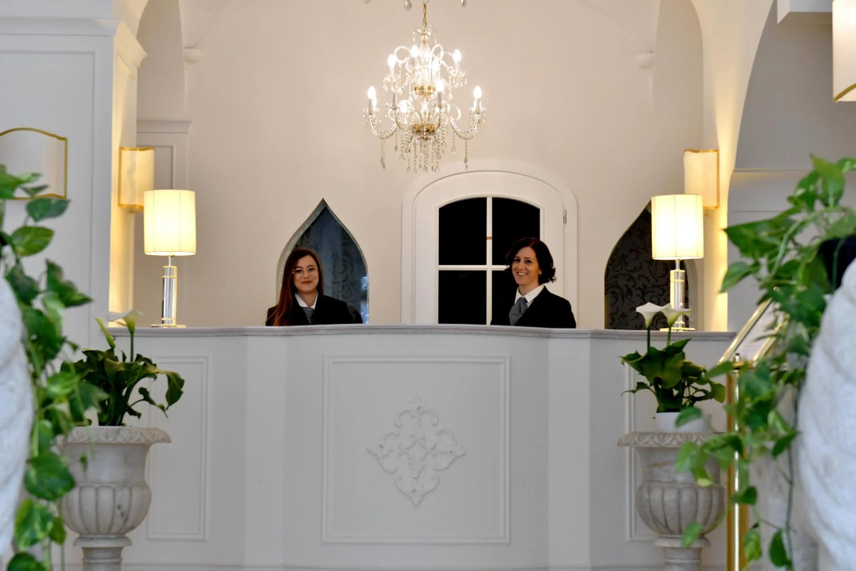 Staff in Minori Palace