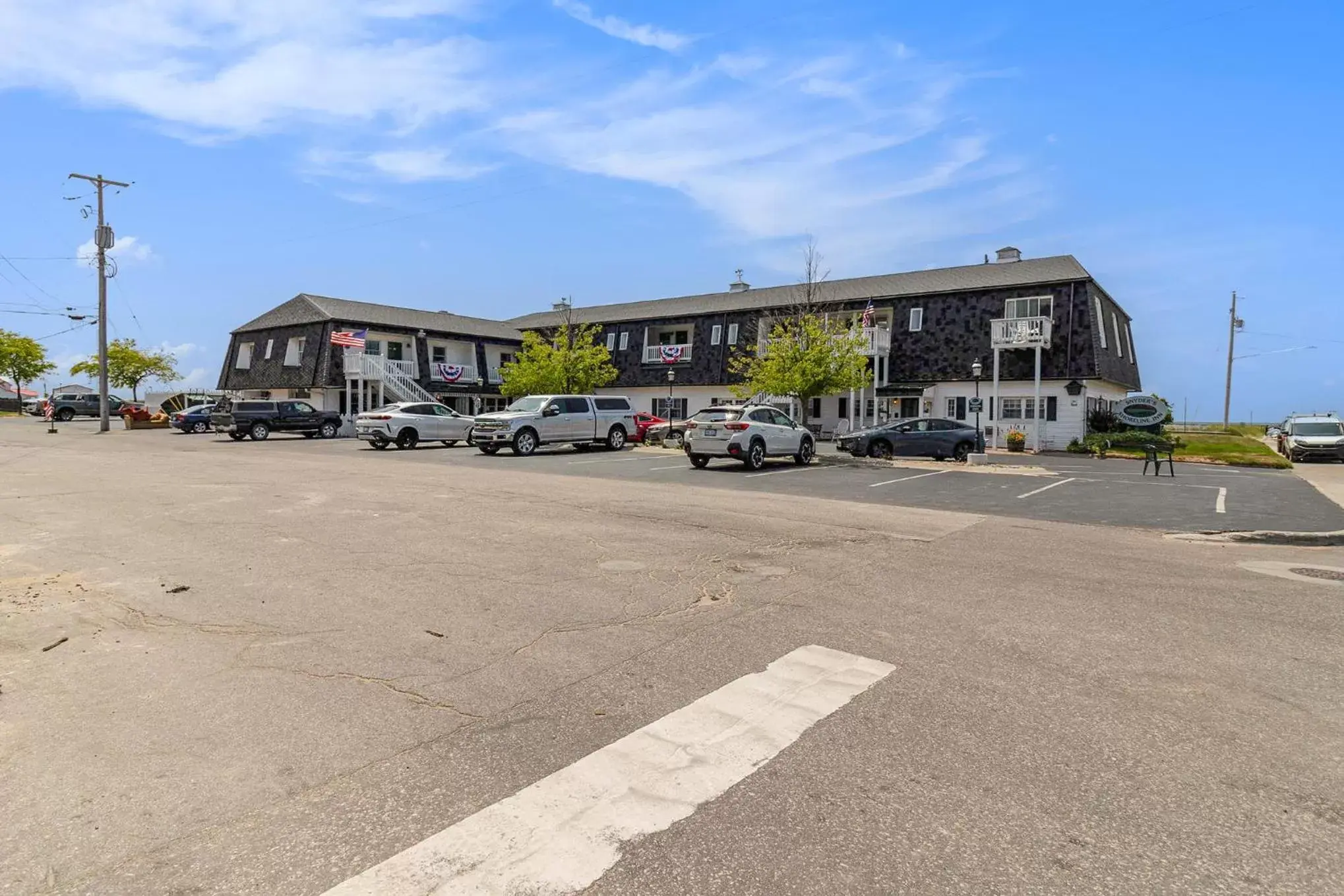 Property Building in Snyders Shoreline Inn