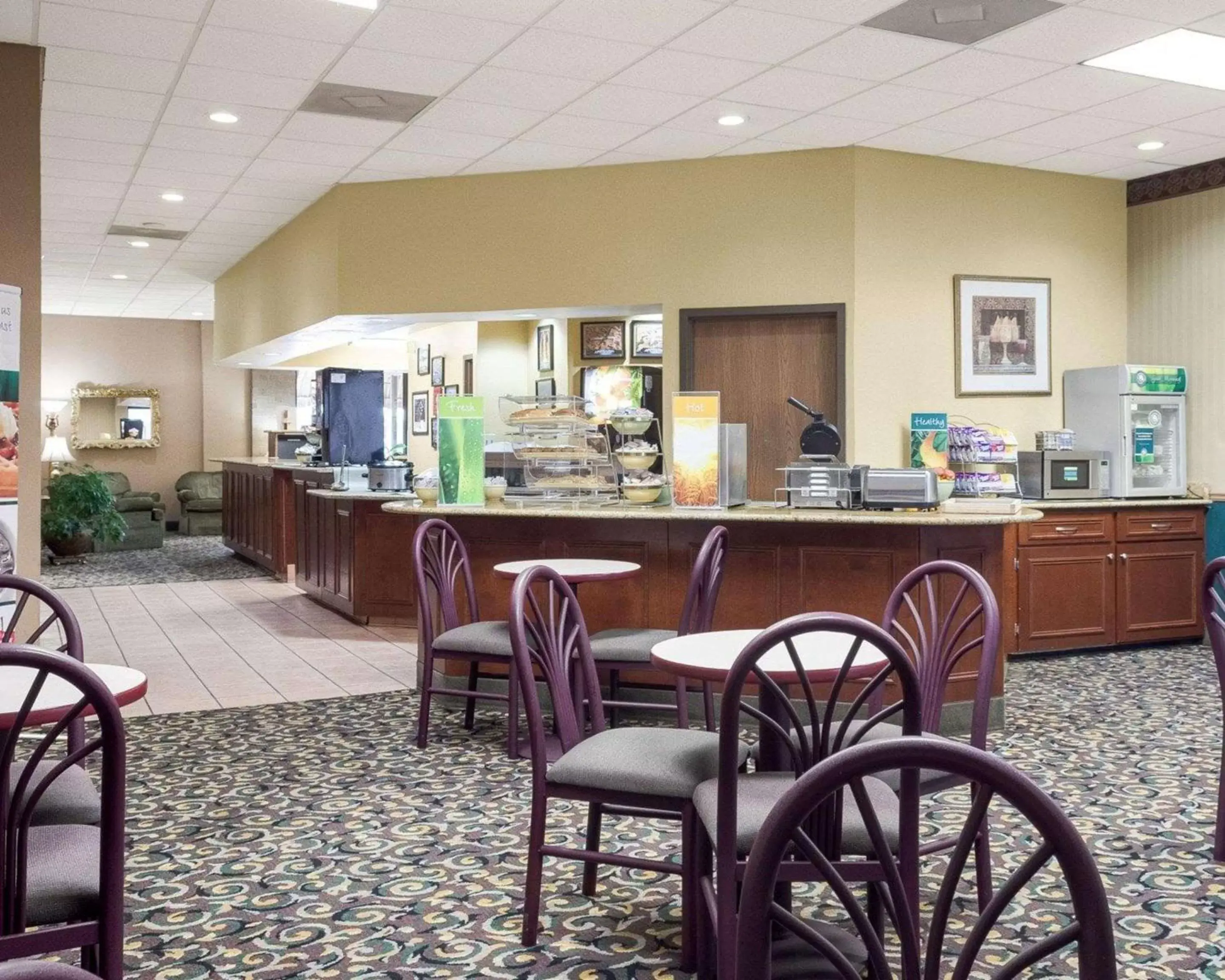 Restaurant/places to eat in Quality Inn Columbus