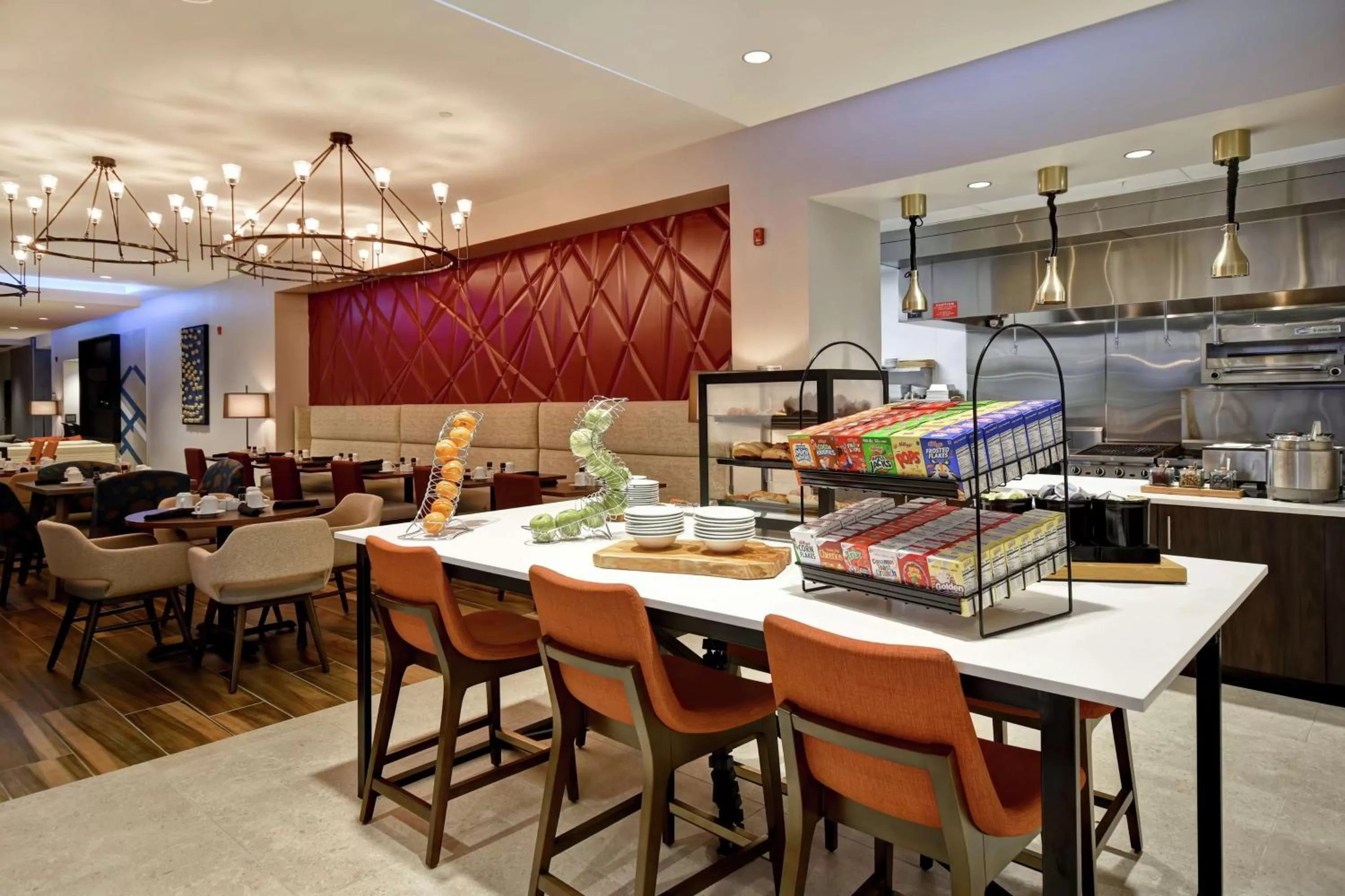 Restaurant/places to eat in Hilton Garden Inn Lansing West