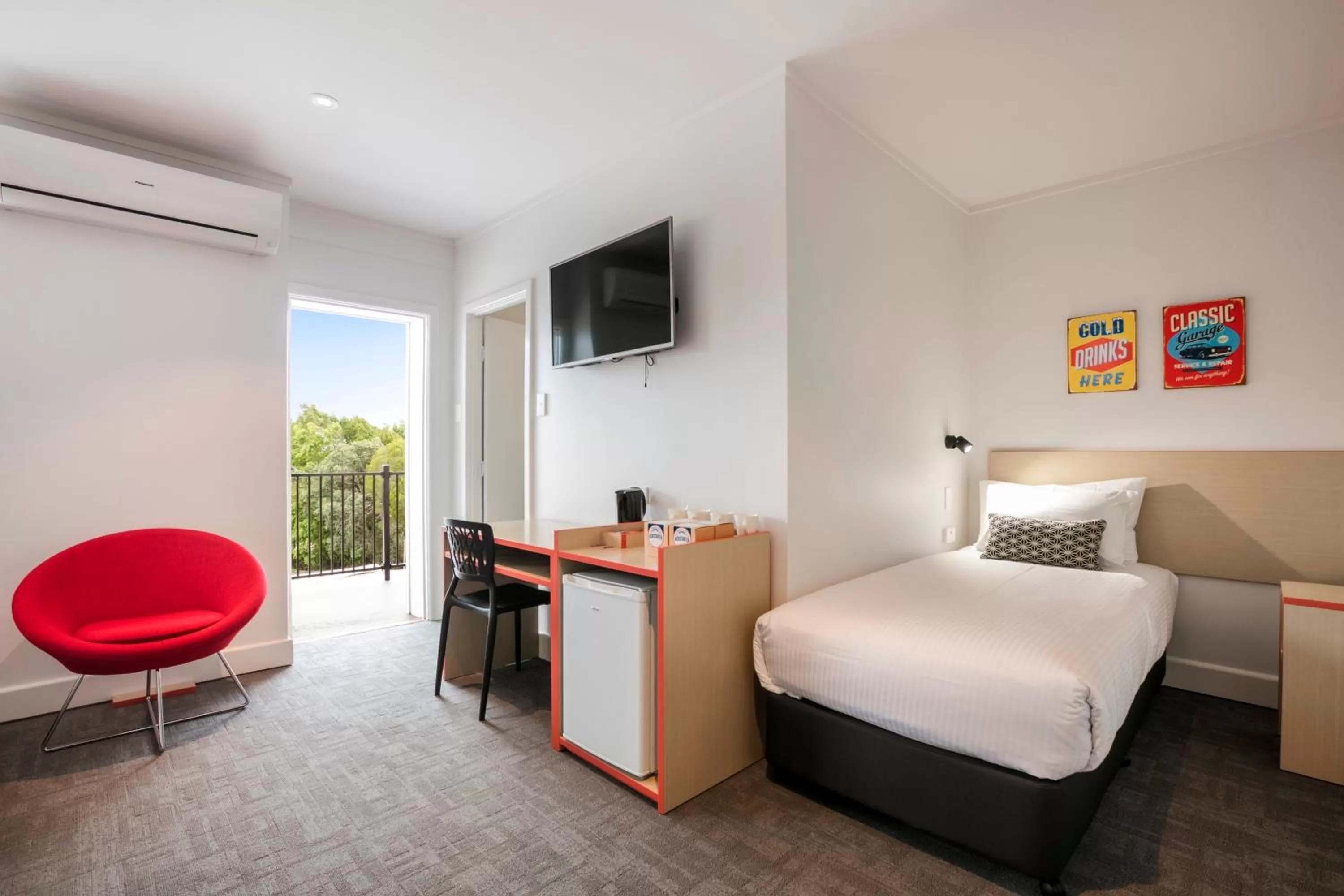 Bedroom, Bed in Nightcap at Camp Hill Hotel