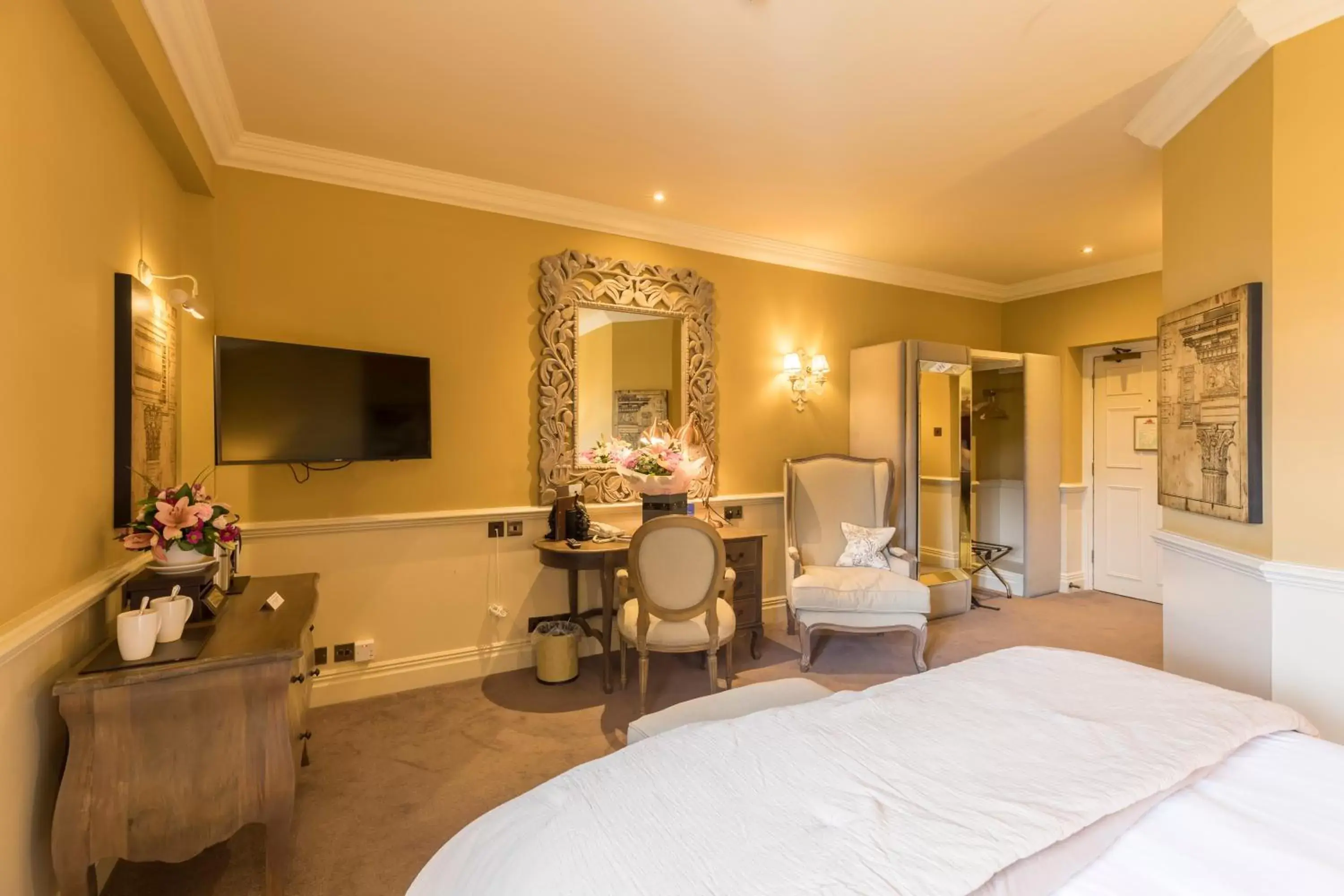 Bedroom in Coombe Abbey Hotel