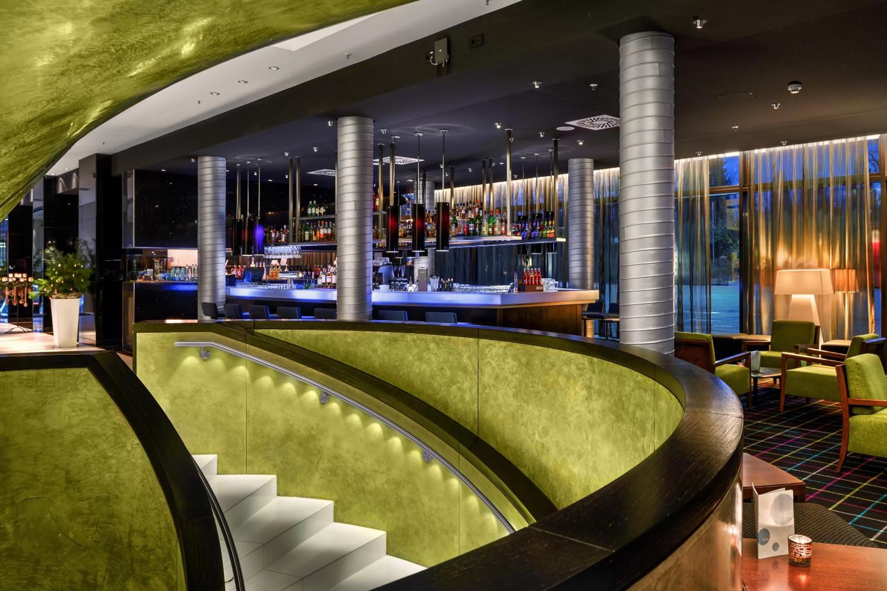 Lounge or bar in Radisson Blu Hotel, Hamburg