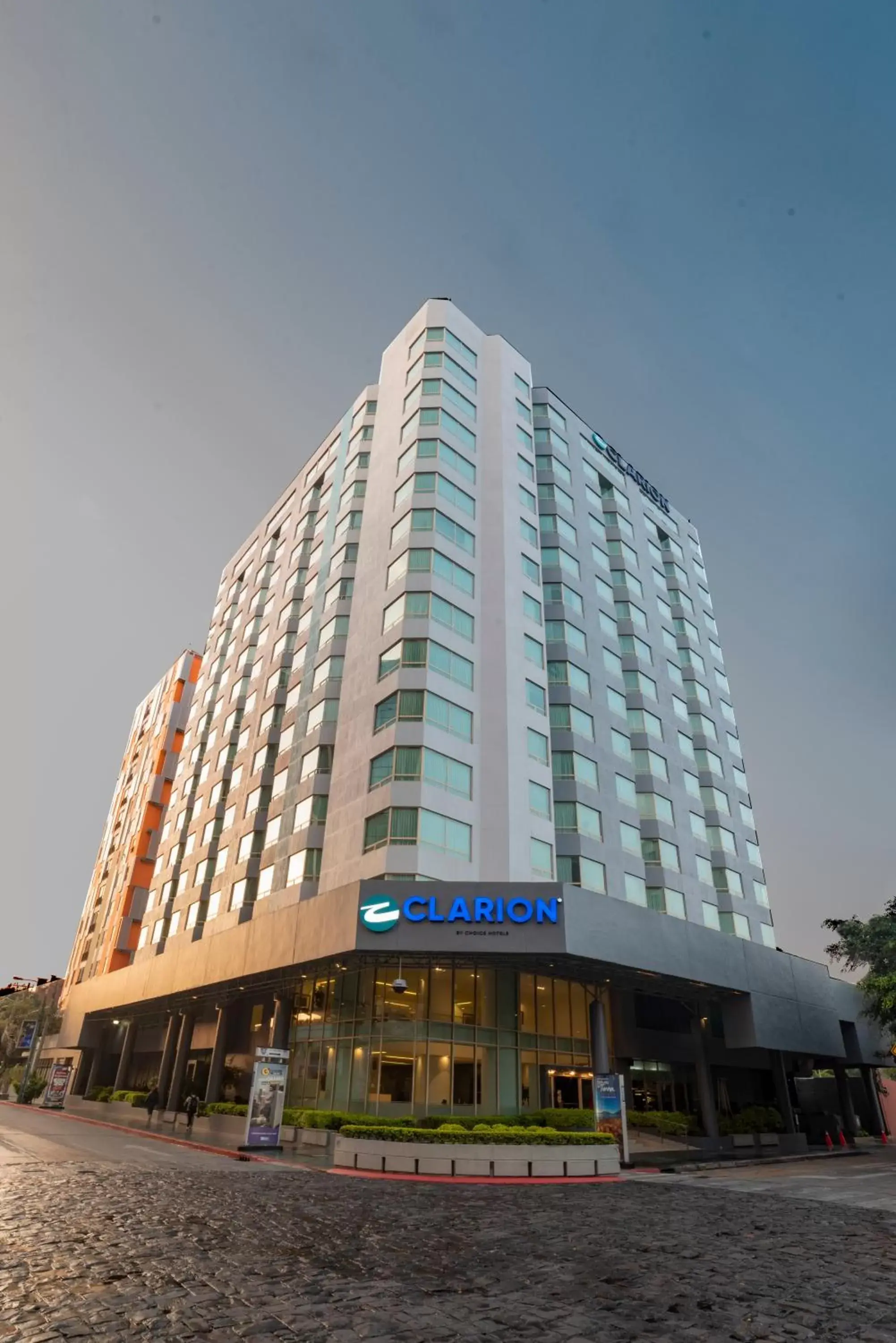 Property Building in Hotel Clarion Suites Guatemala