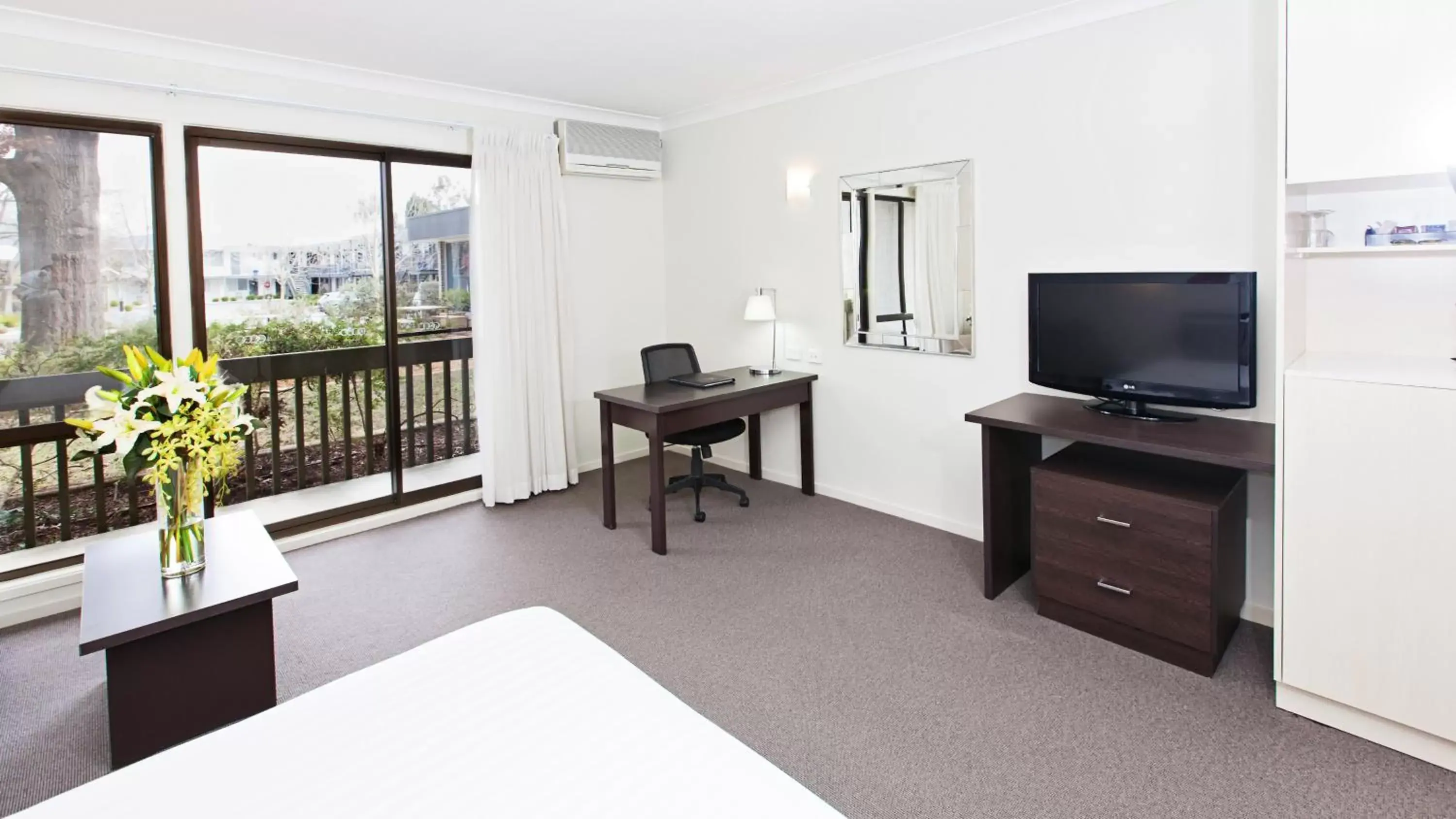 Area and facilities, TV/Entertainment Center in ibis Styles Canberra Tall Trees Hotel