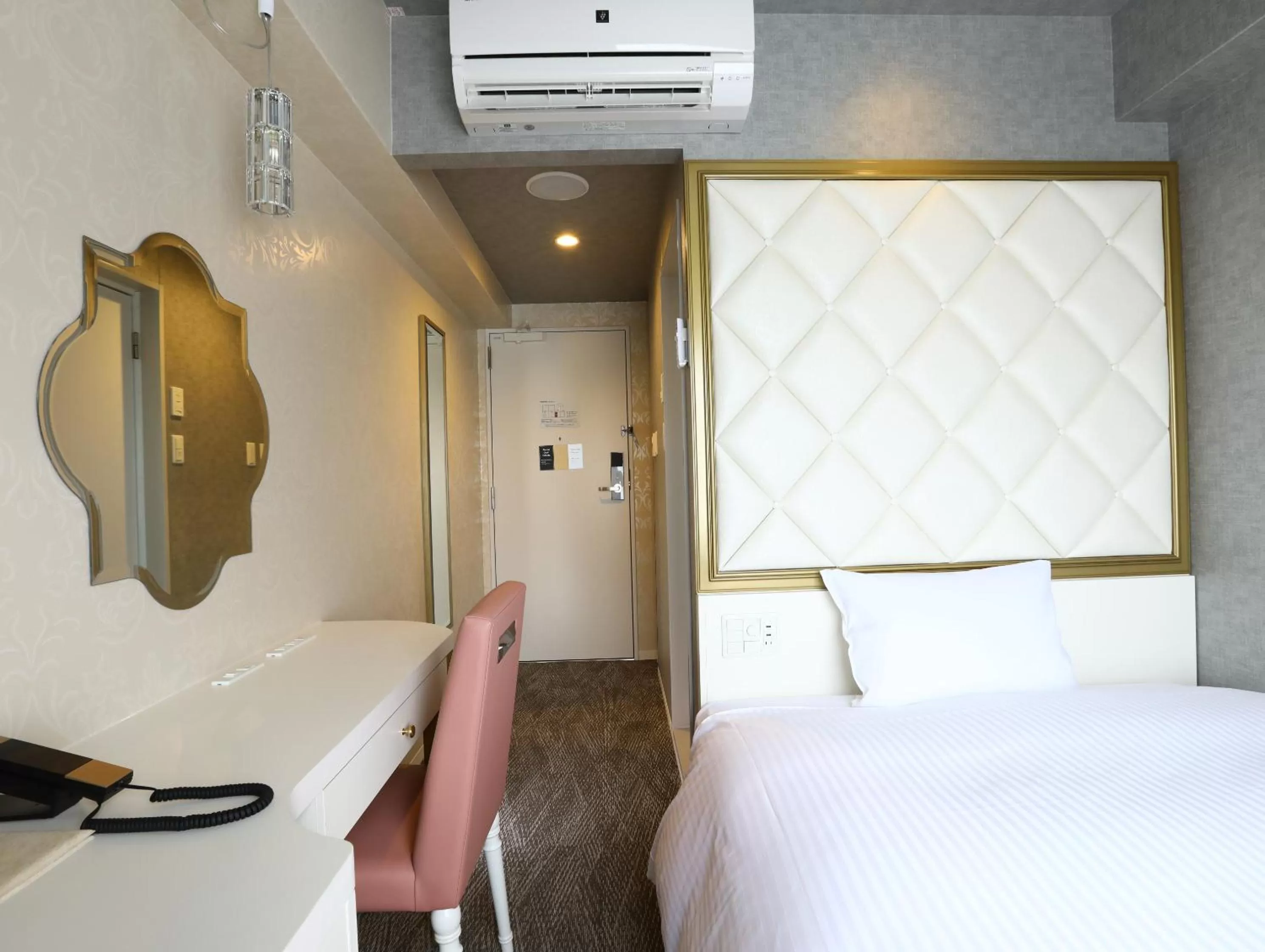 Bed in Hotel Wing International Select Osaka Umeda