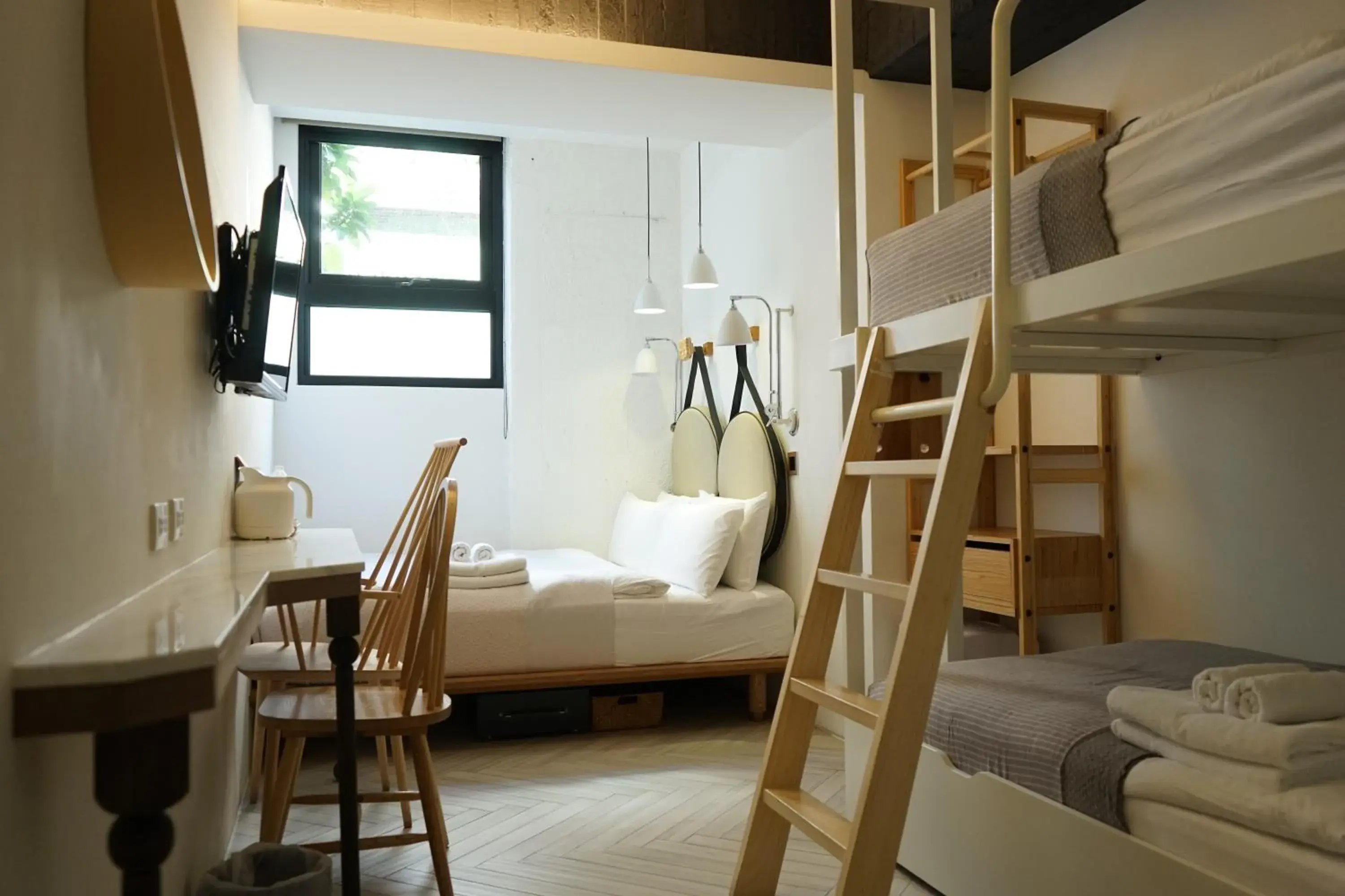 Decorative detail, Bunk Bed in Nihao Cafe Hotel