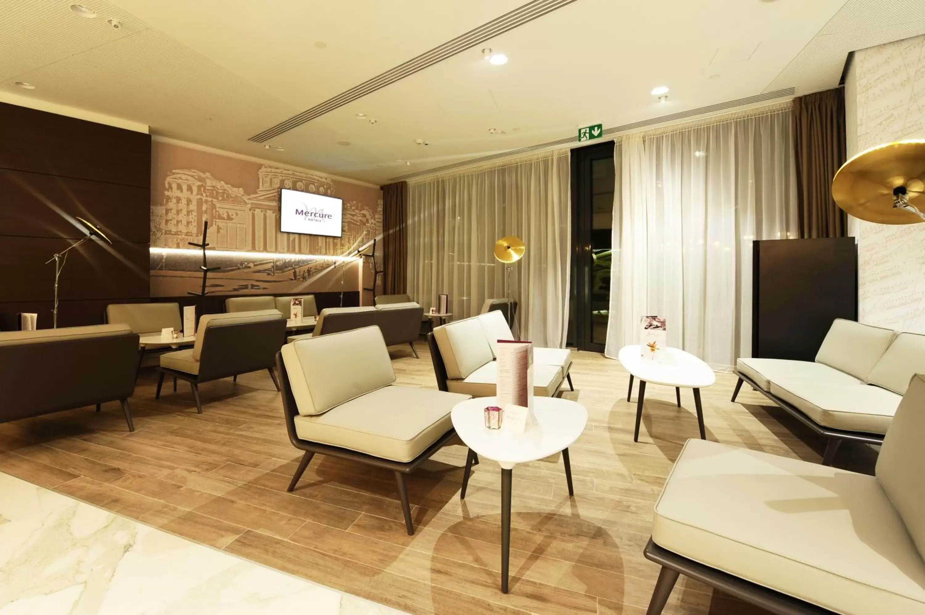Lounge or bar, Seating Area in Mercure Bucharest City Center