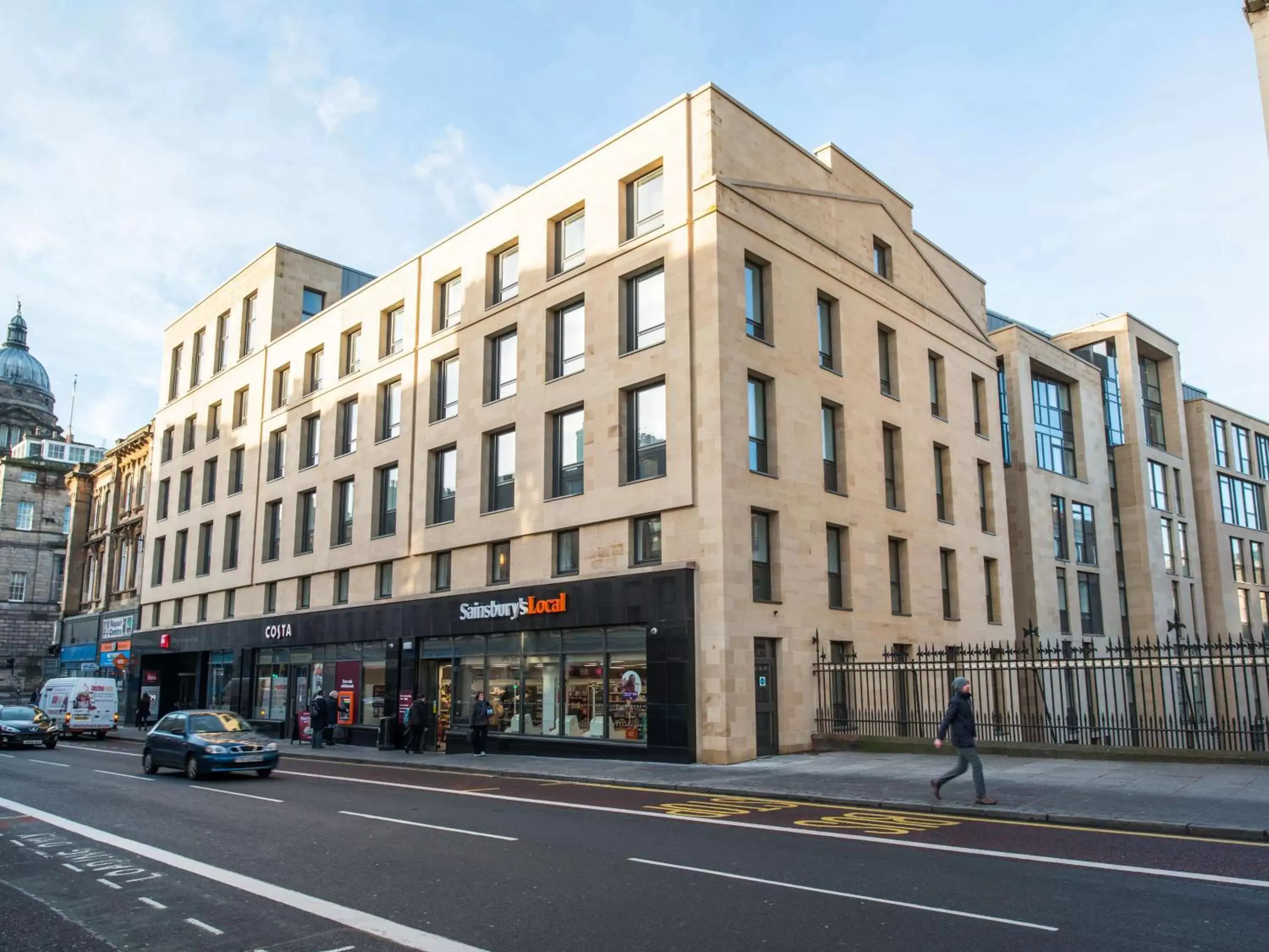 Property Building in ibis Edinburgh Centre South Bridge – Royal Mile