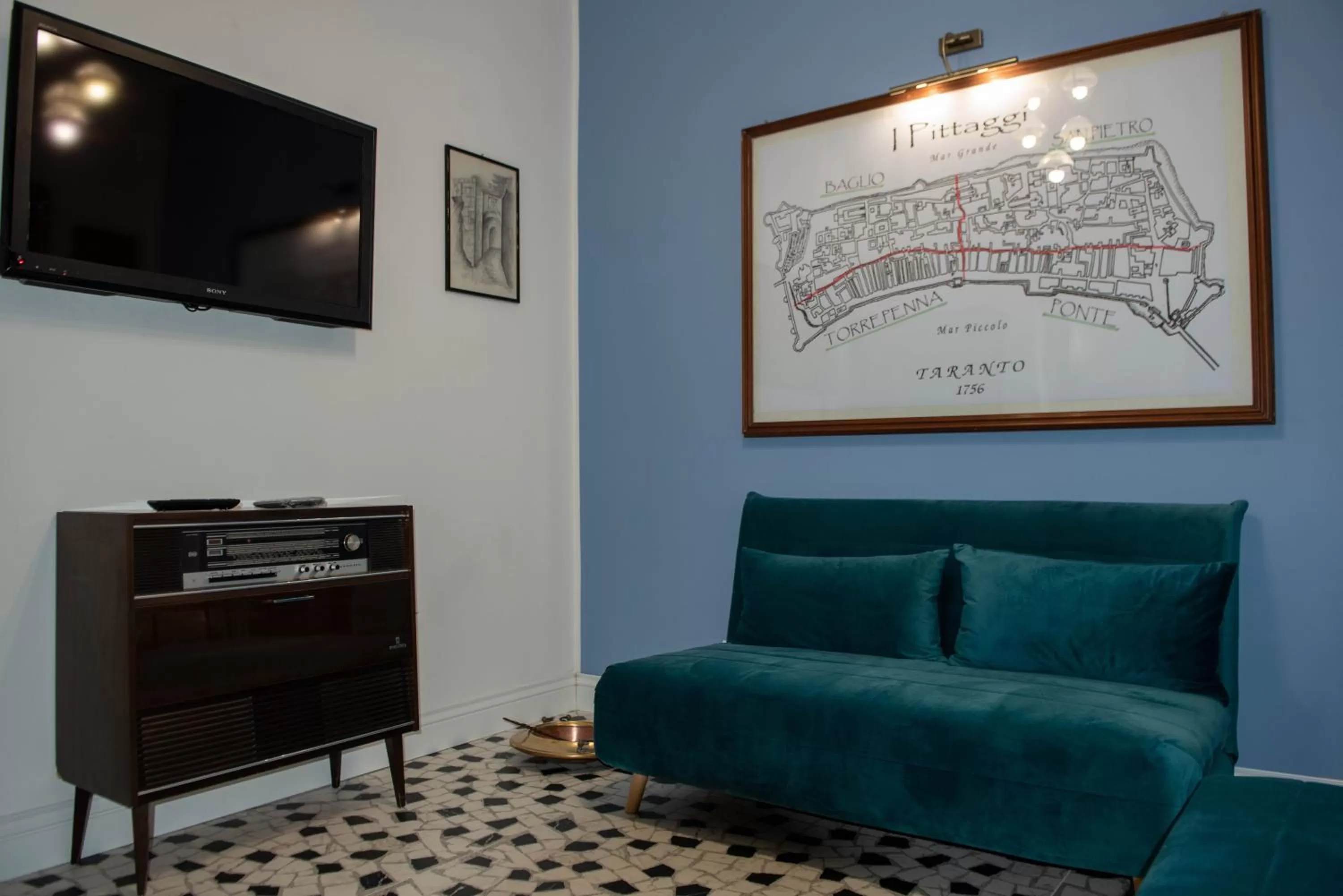 Communal lounge/ TV room in U'Panare